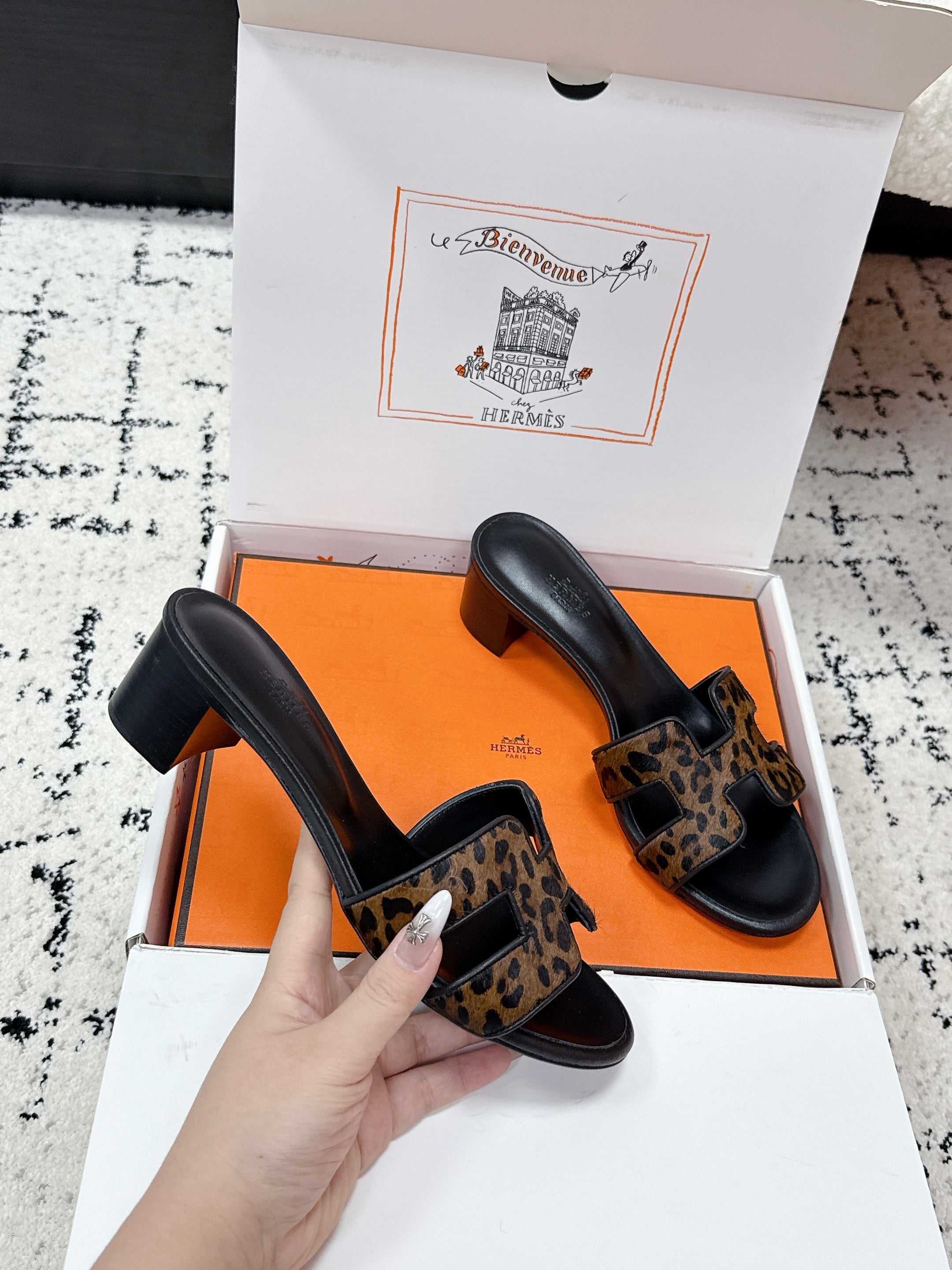 HM 26ss High-Heeled Sandals 50 Black Brown Cowhide 617228