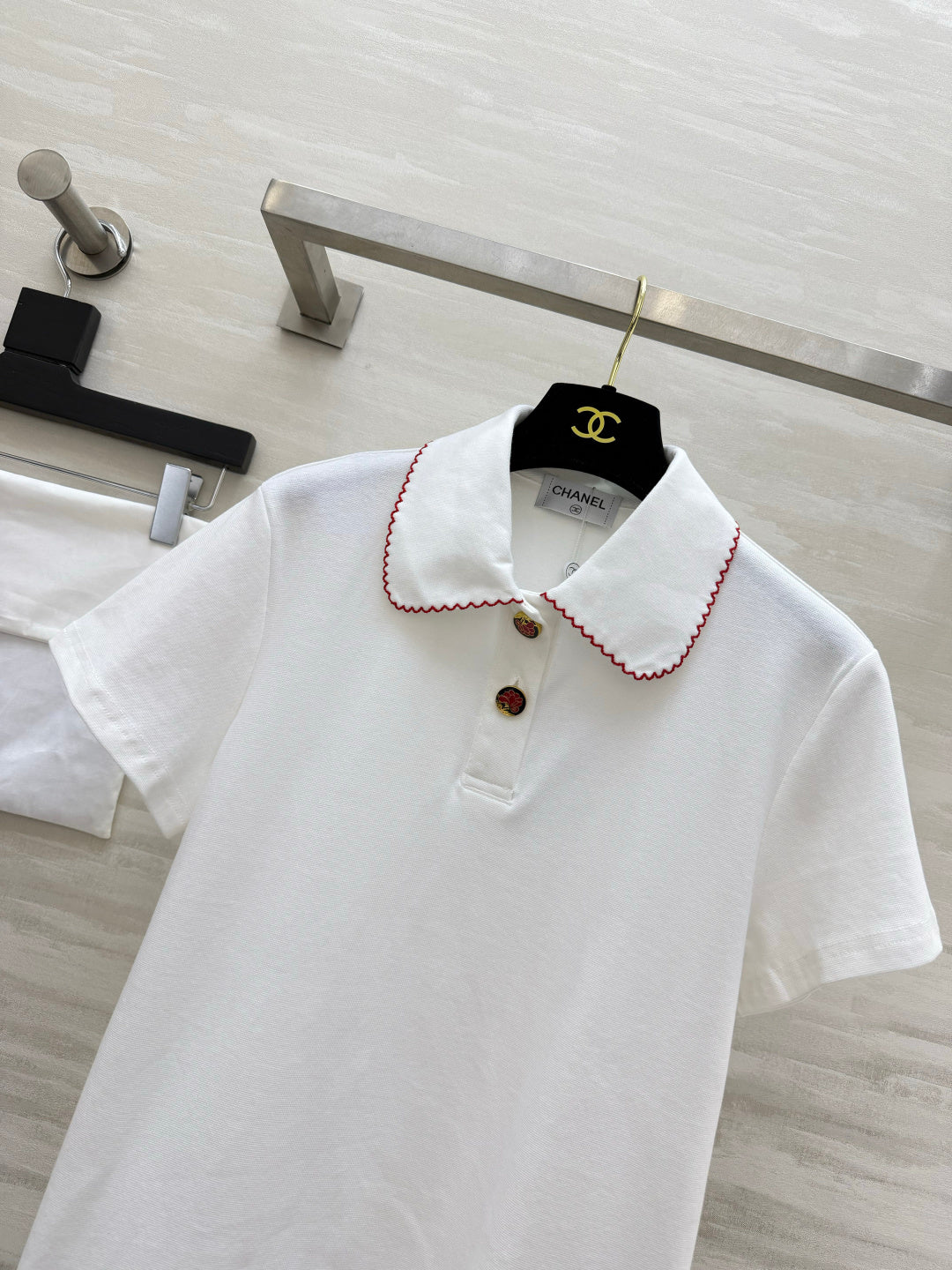 Chanel 2026 Red-Trimmed Peter Pan Collar Polo Short-Sleeve White Cotton 666394
