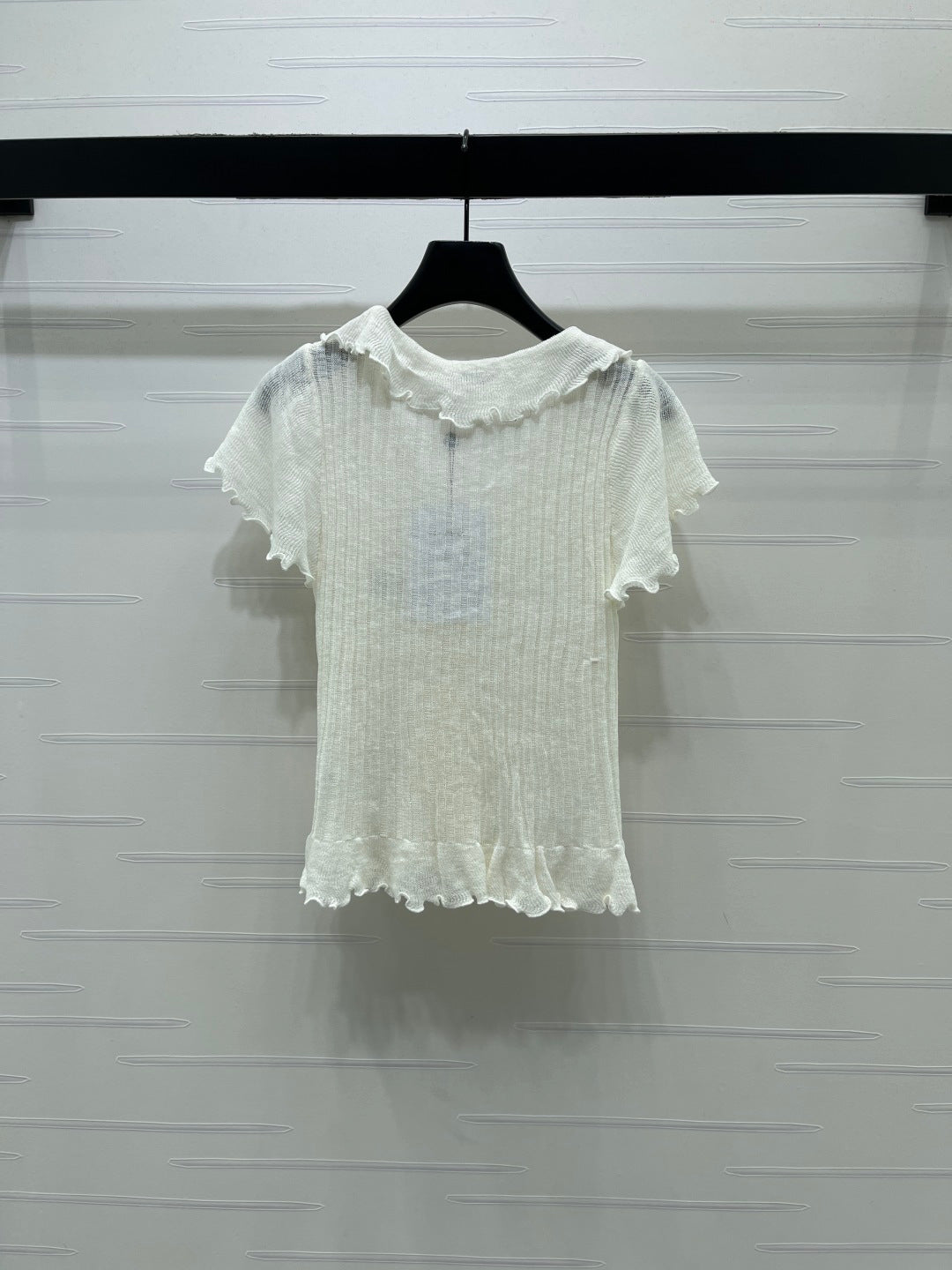 Chanel 2026 Ruffled Knit V-neck Short-sleeved T-shirt White Wool 356523