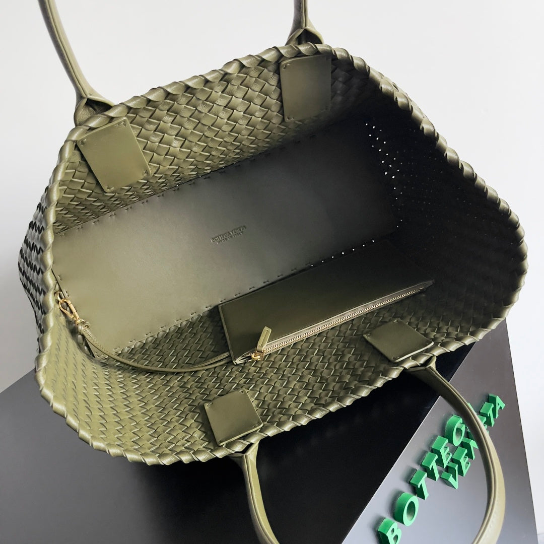 Bottega Veneta 2026 Cabat Tote Bag 51cm Green Lambskin 135812