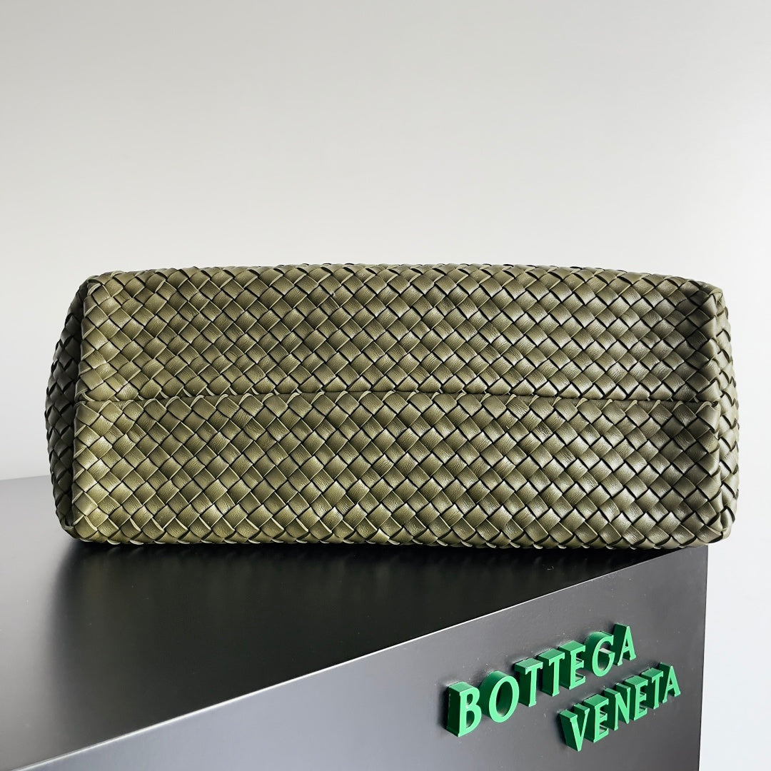 Bottega Veneta 2026 Cabat Tote Bag 51cm Green Lambskin 135812