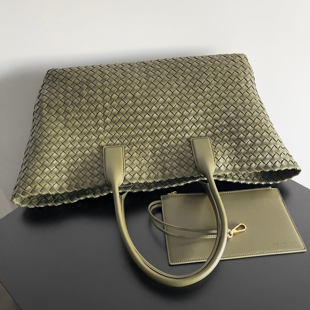 Bottega Veneta 2026 Cabat Tote Bag 51cm Green Lambskin 135812