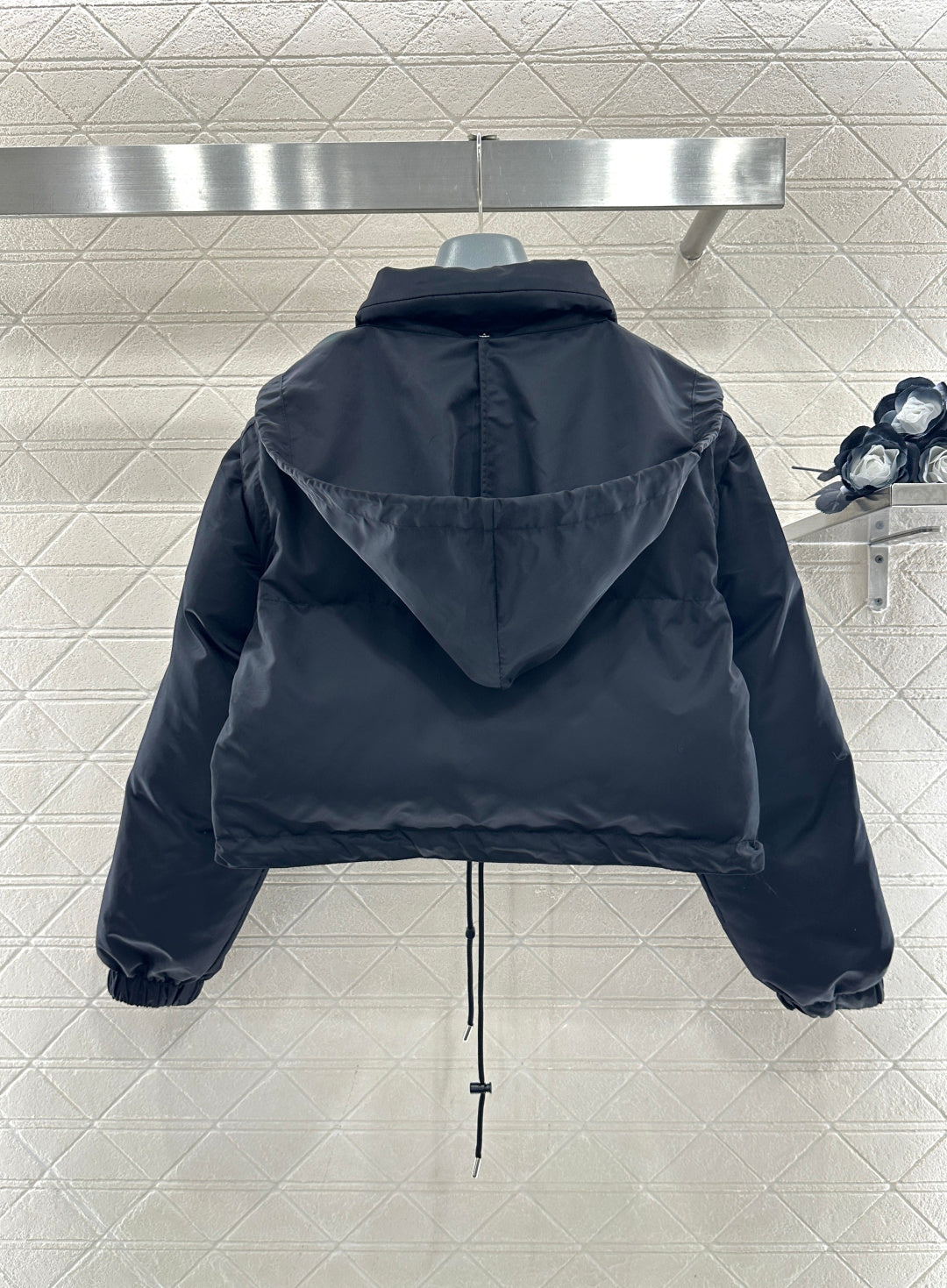Prada 2025  Cropped Jacket With Detachable Sleeves Black Re-Nylon Down