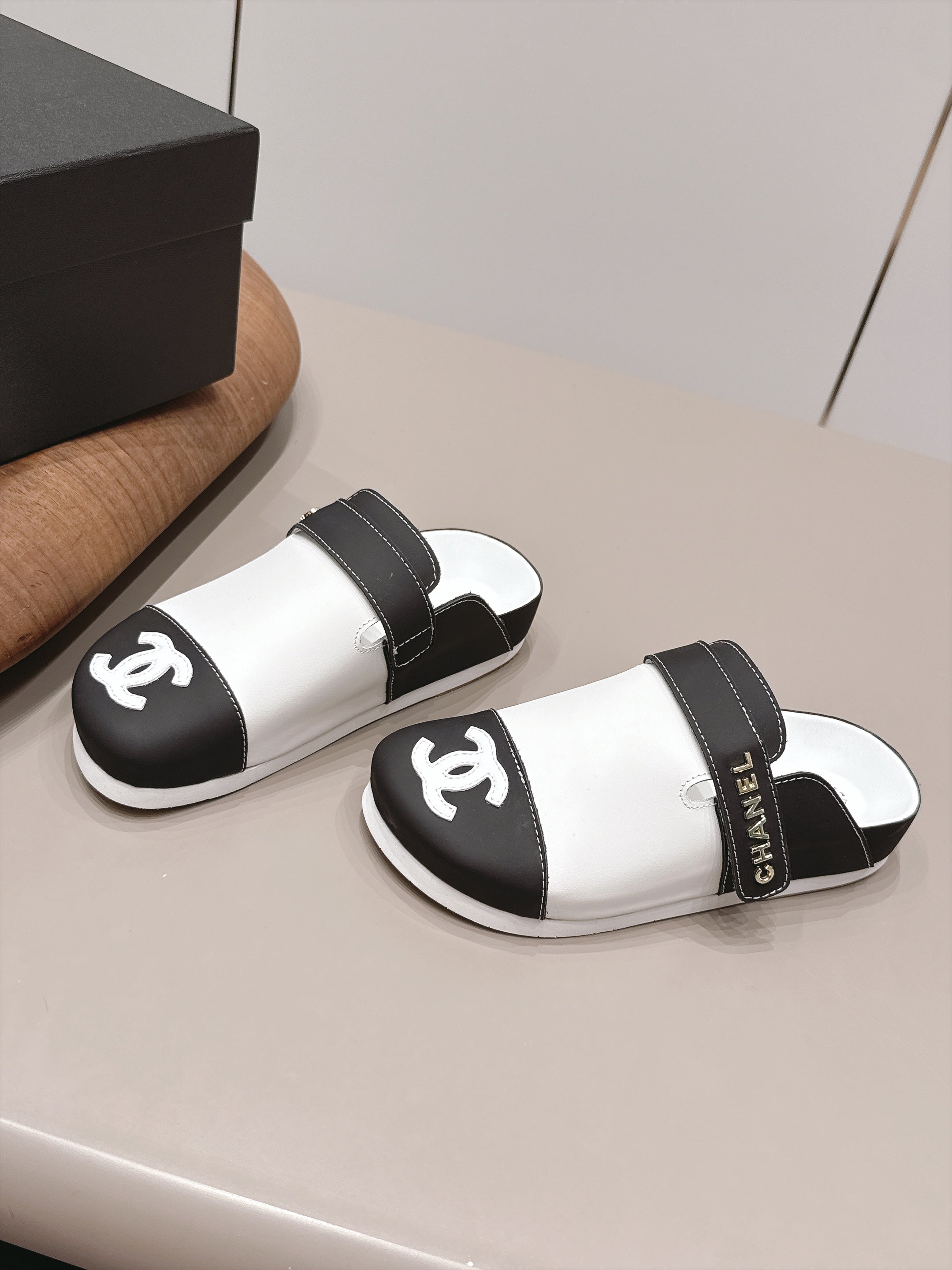 Chanel 2026 Slip-On Mule Leather 976804