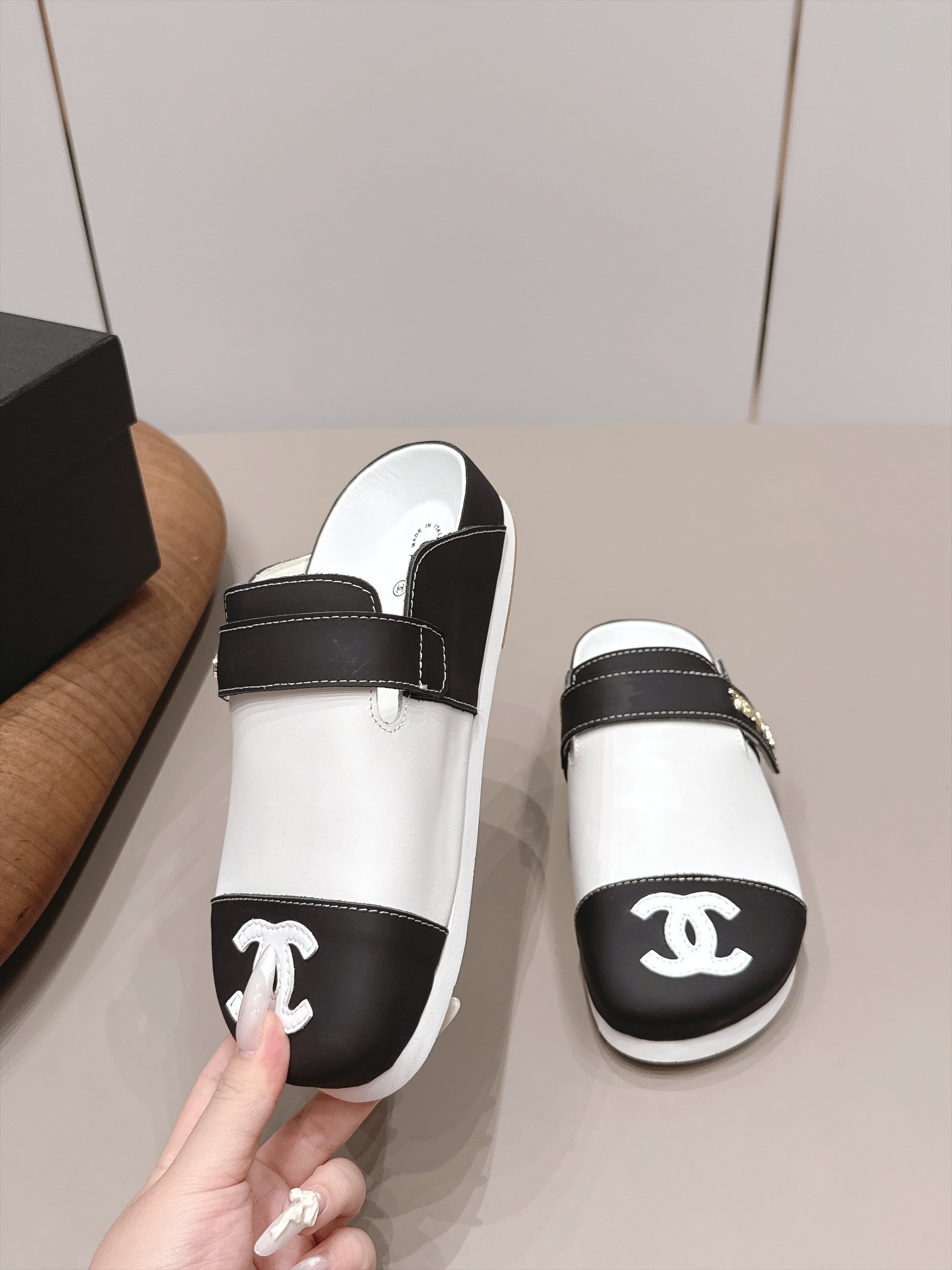 Chanel 2026 Slip-On Mule Leather 976804