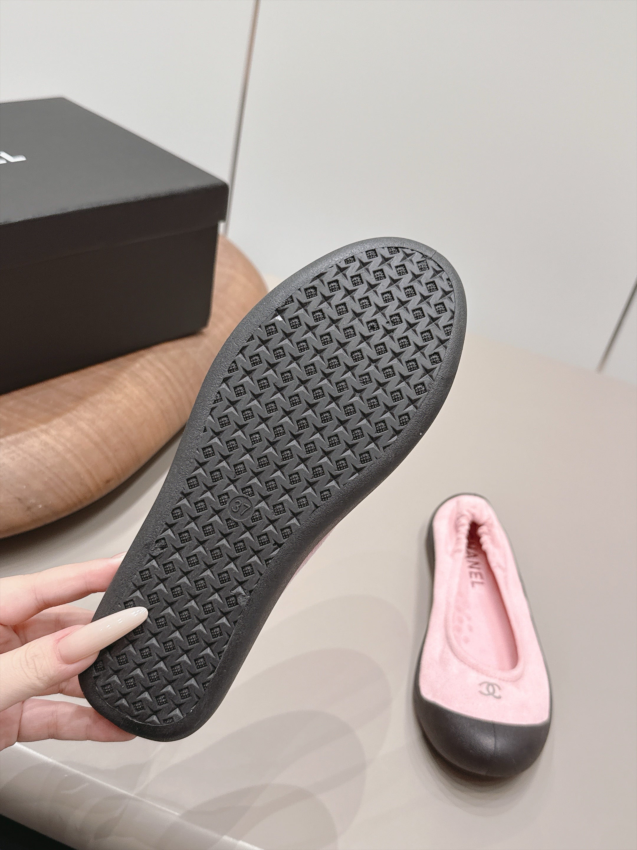 Chanel 2026 Round-Toe Wrinkled Ballet Flat Suede 976100