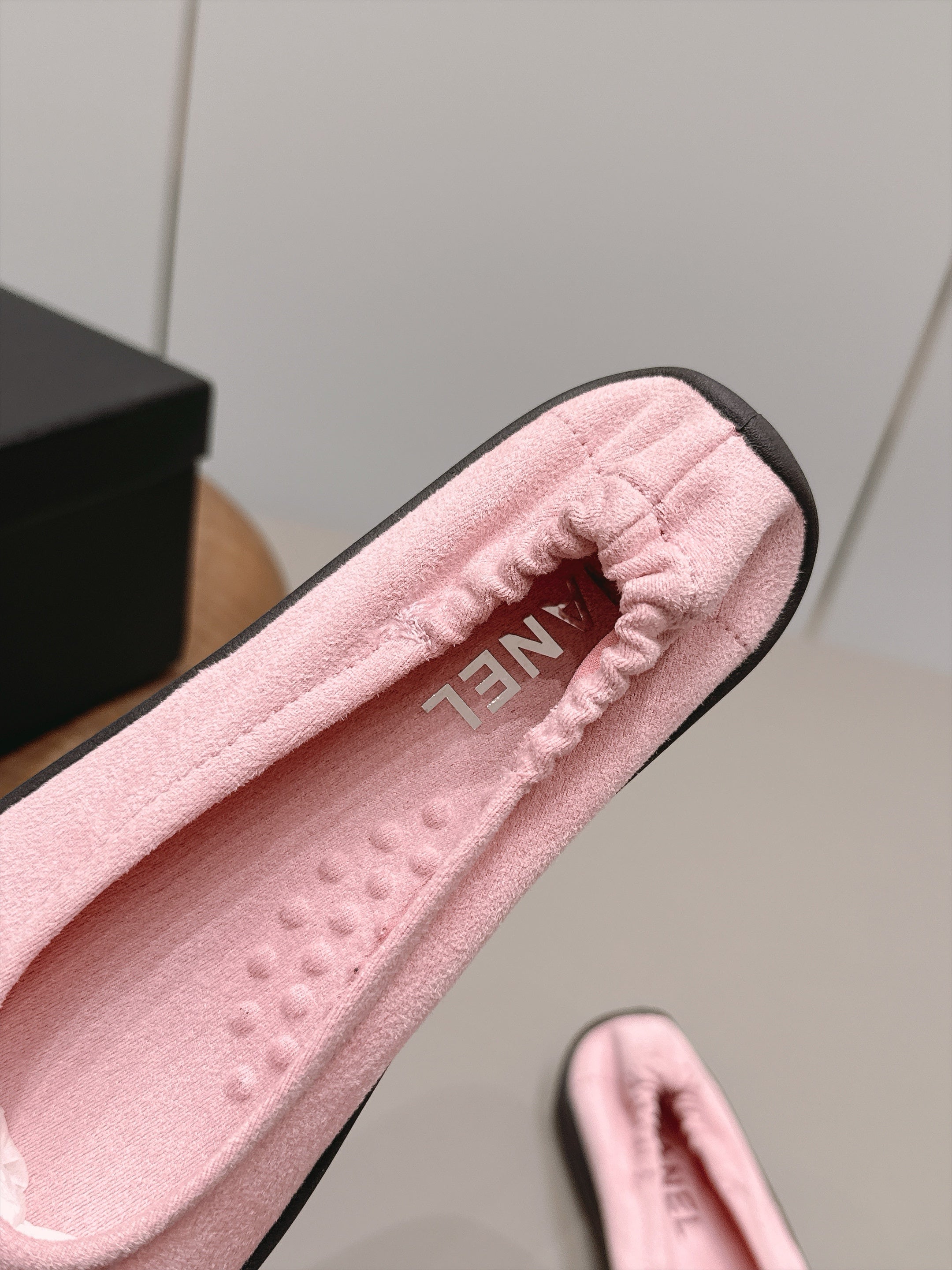Chanel 2026 Round-Toe Wrinkled Ballet Flat Suede 976100