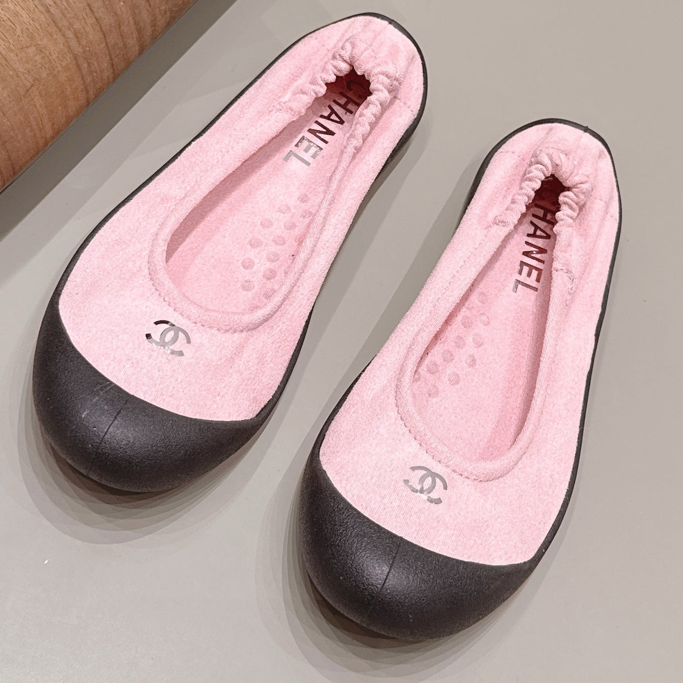 Chanel 2026 Round-Toe Wrinkled Ballet Flat Suede 976100