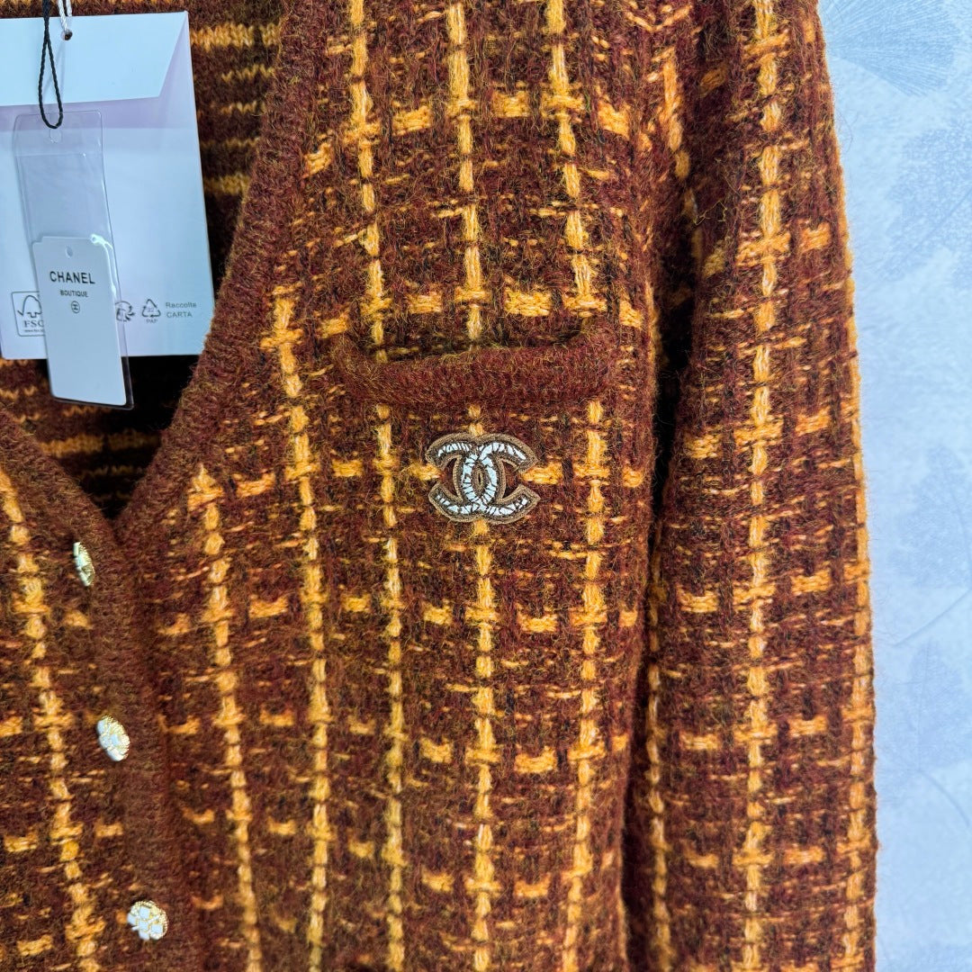 Chanel 2026 V-neck Cardigan Tweed 449345