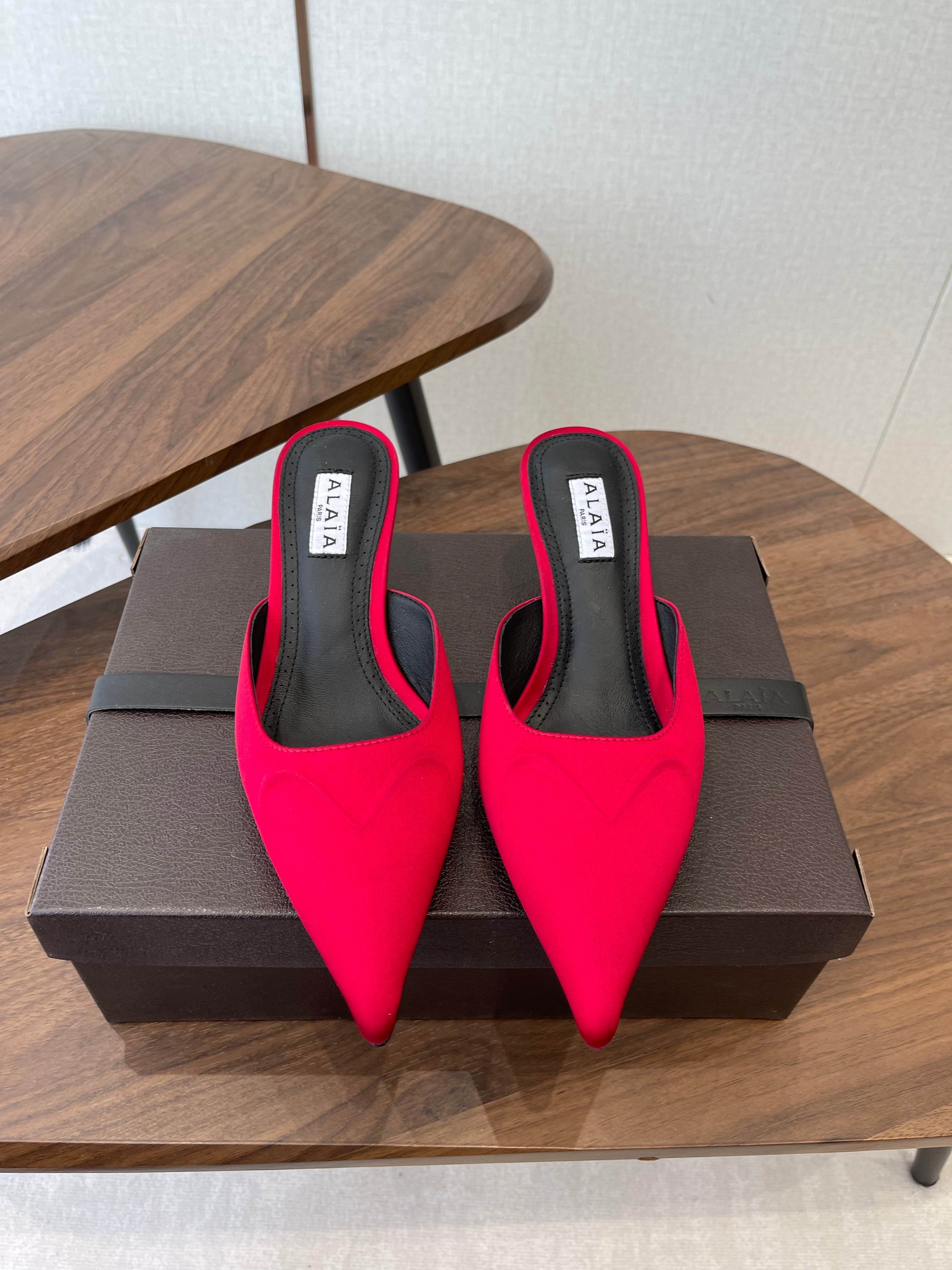 Alaia 26  Pointed-toe Mules 50 Red Sheepskin 624910