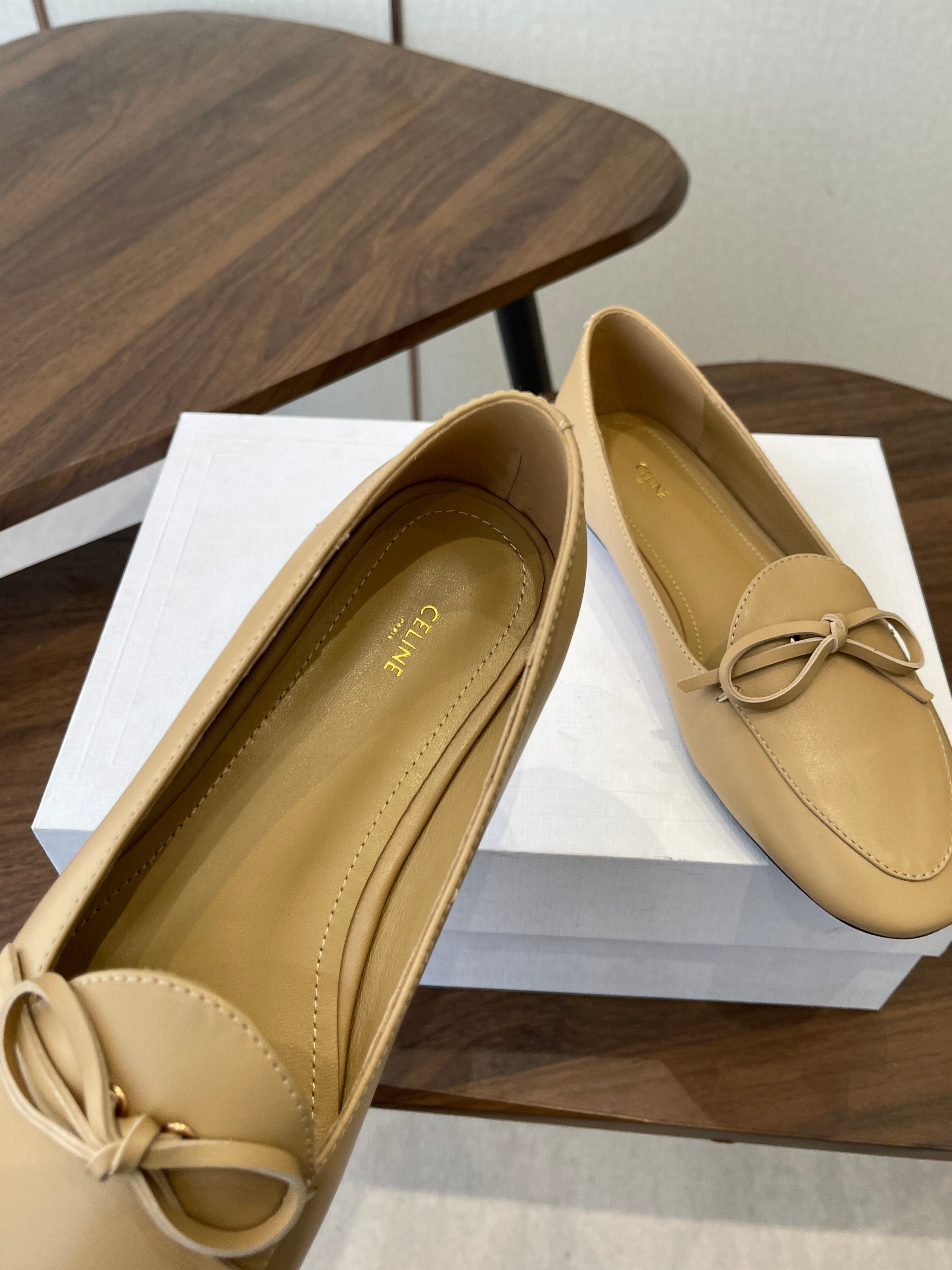 Celine 26 Loafers Beige Sheepskin 624692