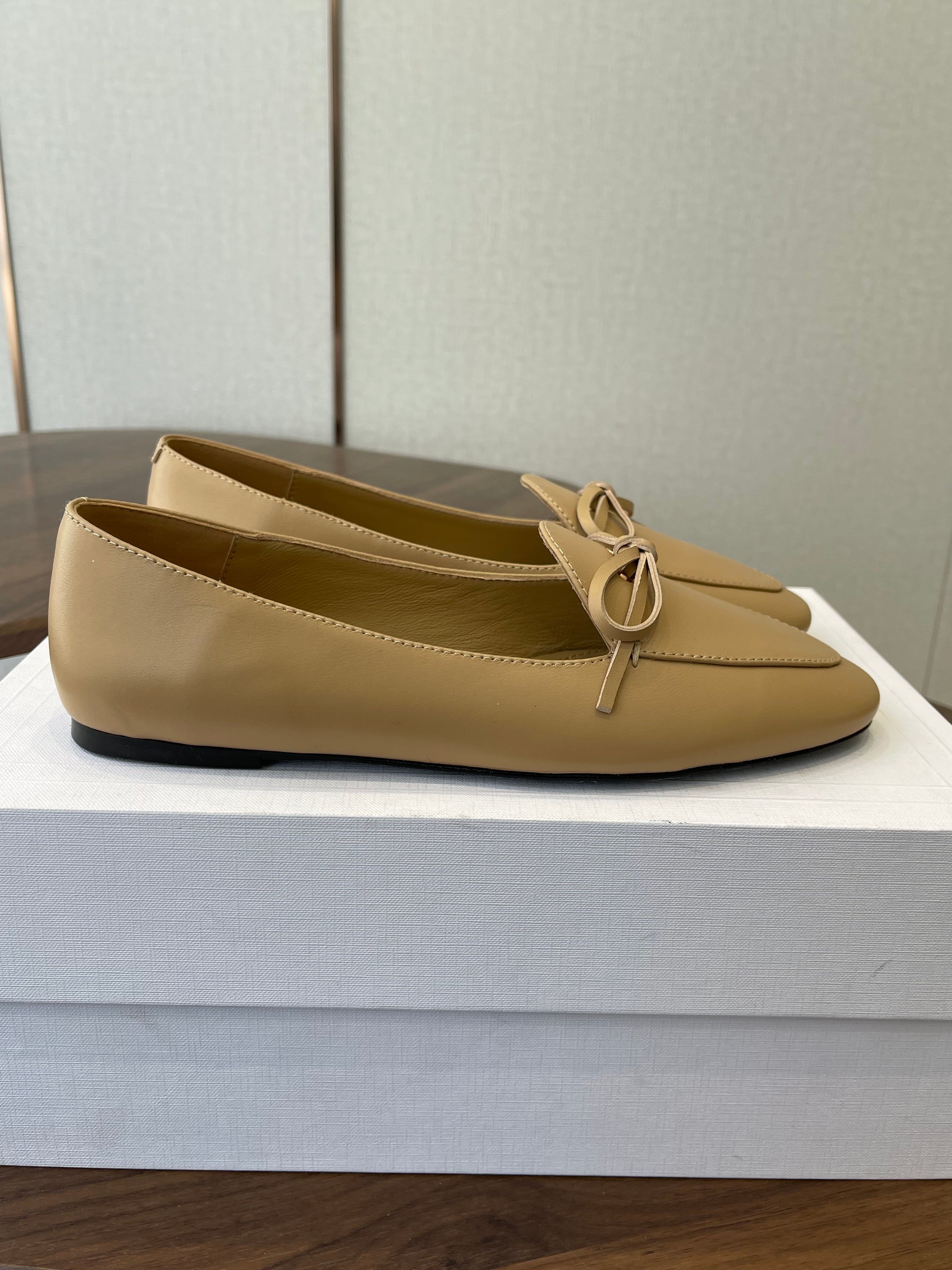 Celine 26 Loafers Beige Sheepskin 624692