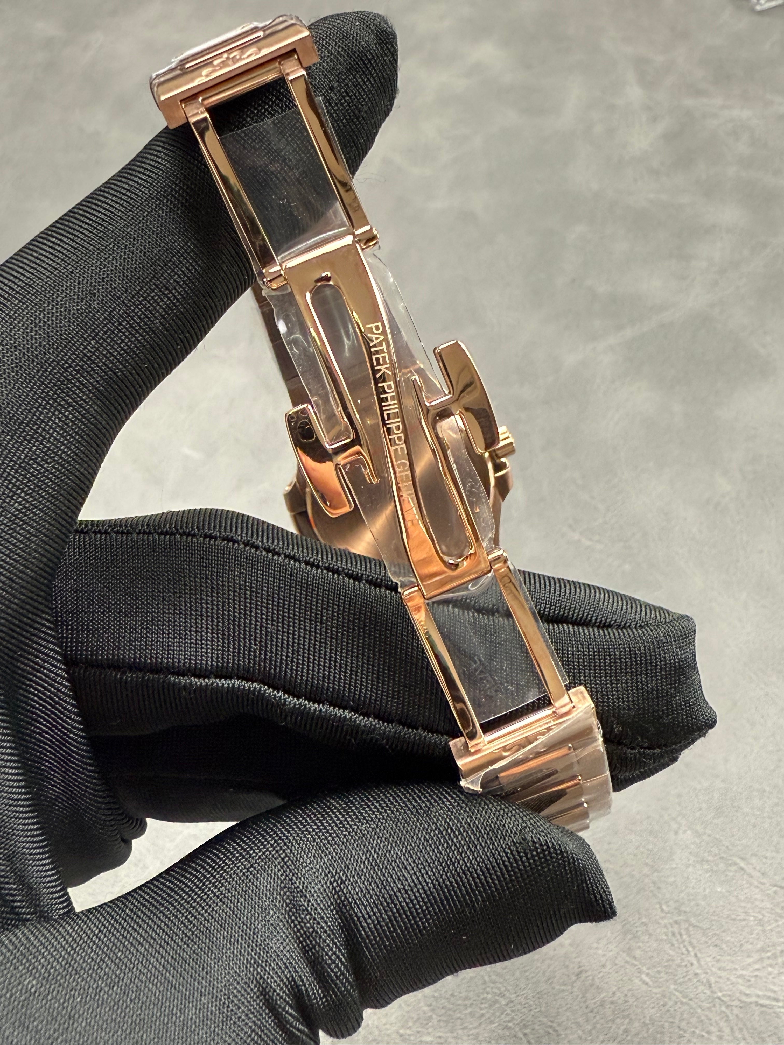 PATEK Nautilus 32mm Pink Gold Pink Dial