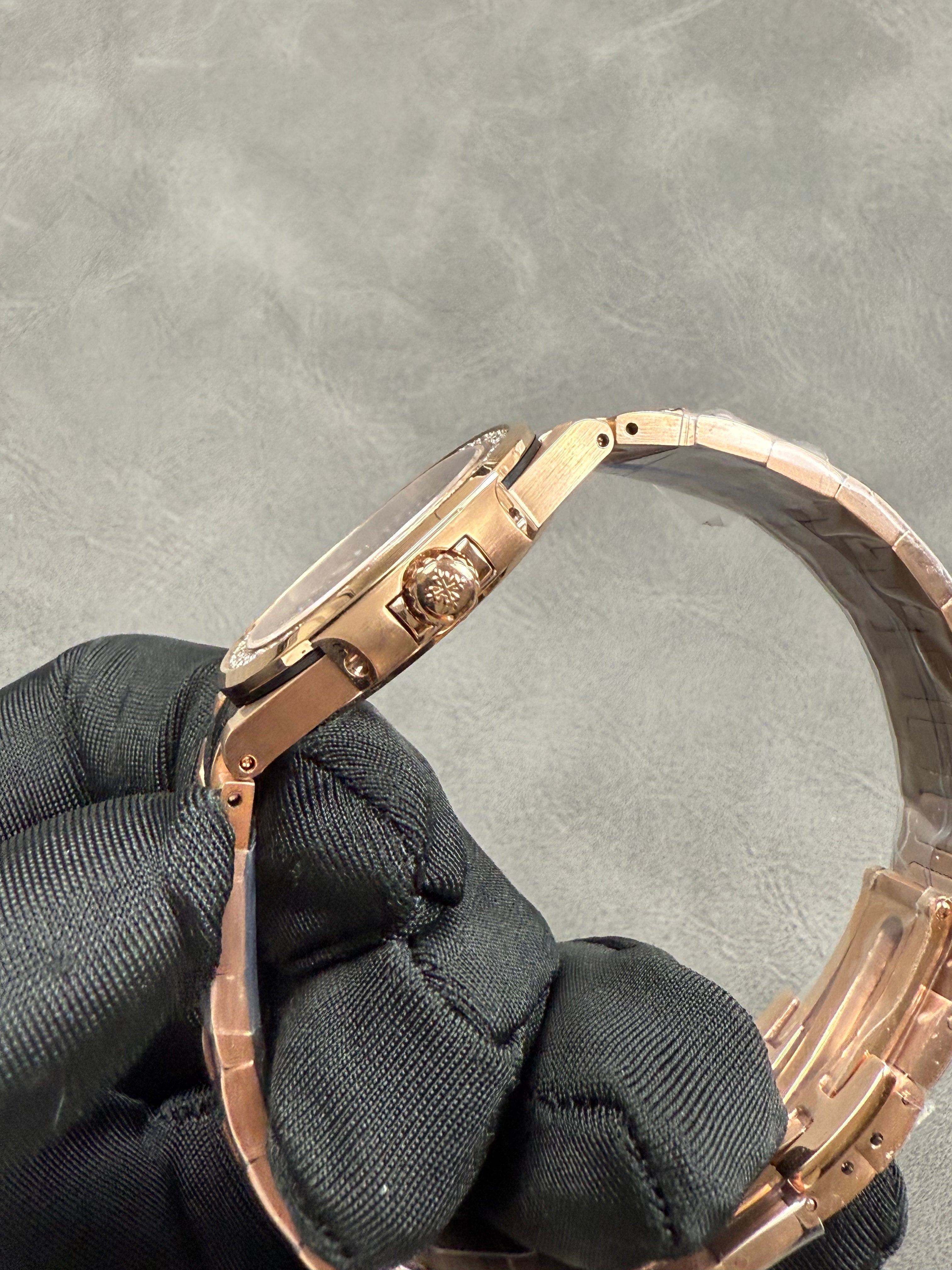 PATEK Nautilus 32mm Pink Gold Pink Dial