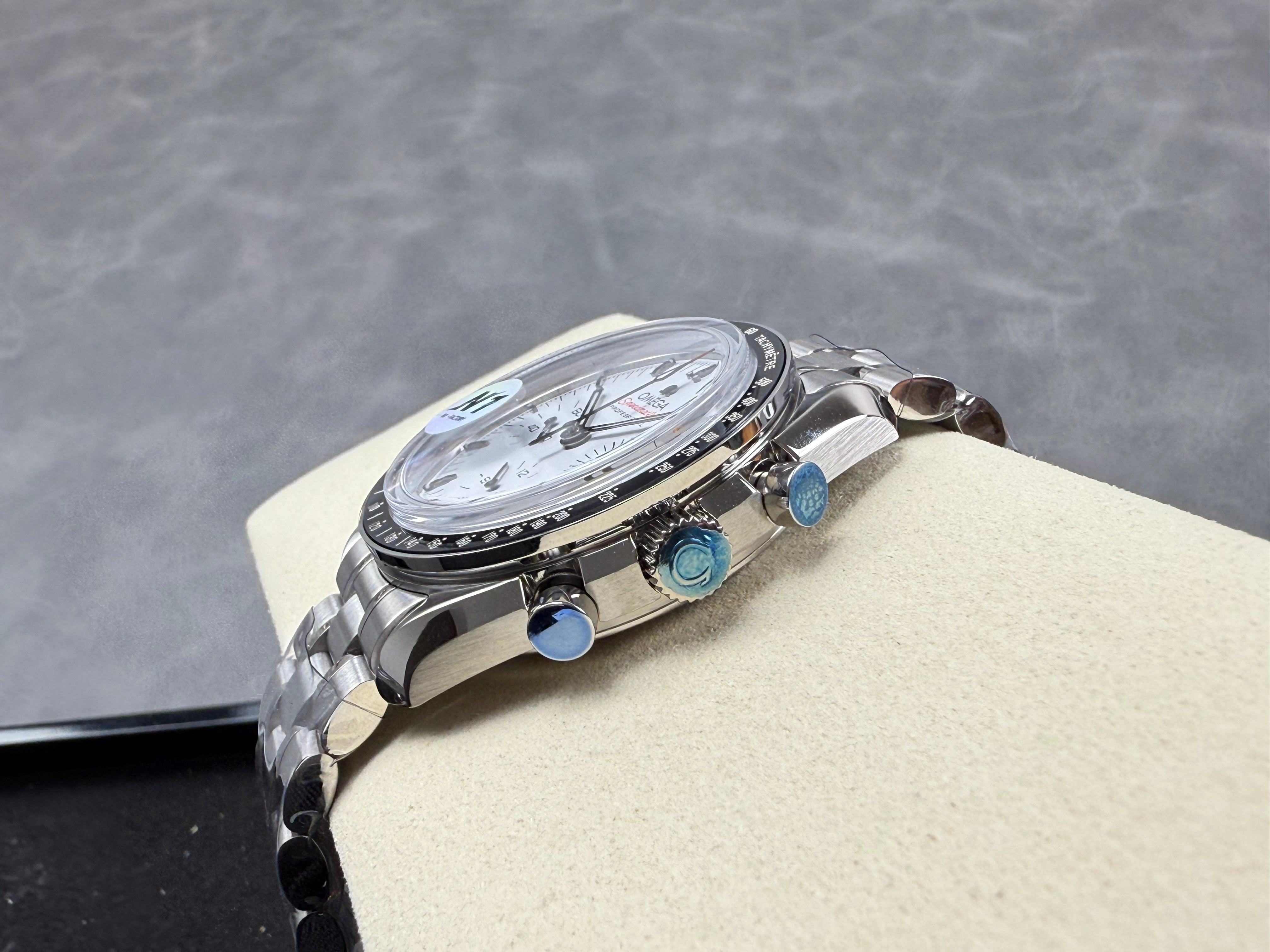 Omega Speedmaster Professional Moonwatch 42mm Stainless Steel Strap White Dial
