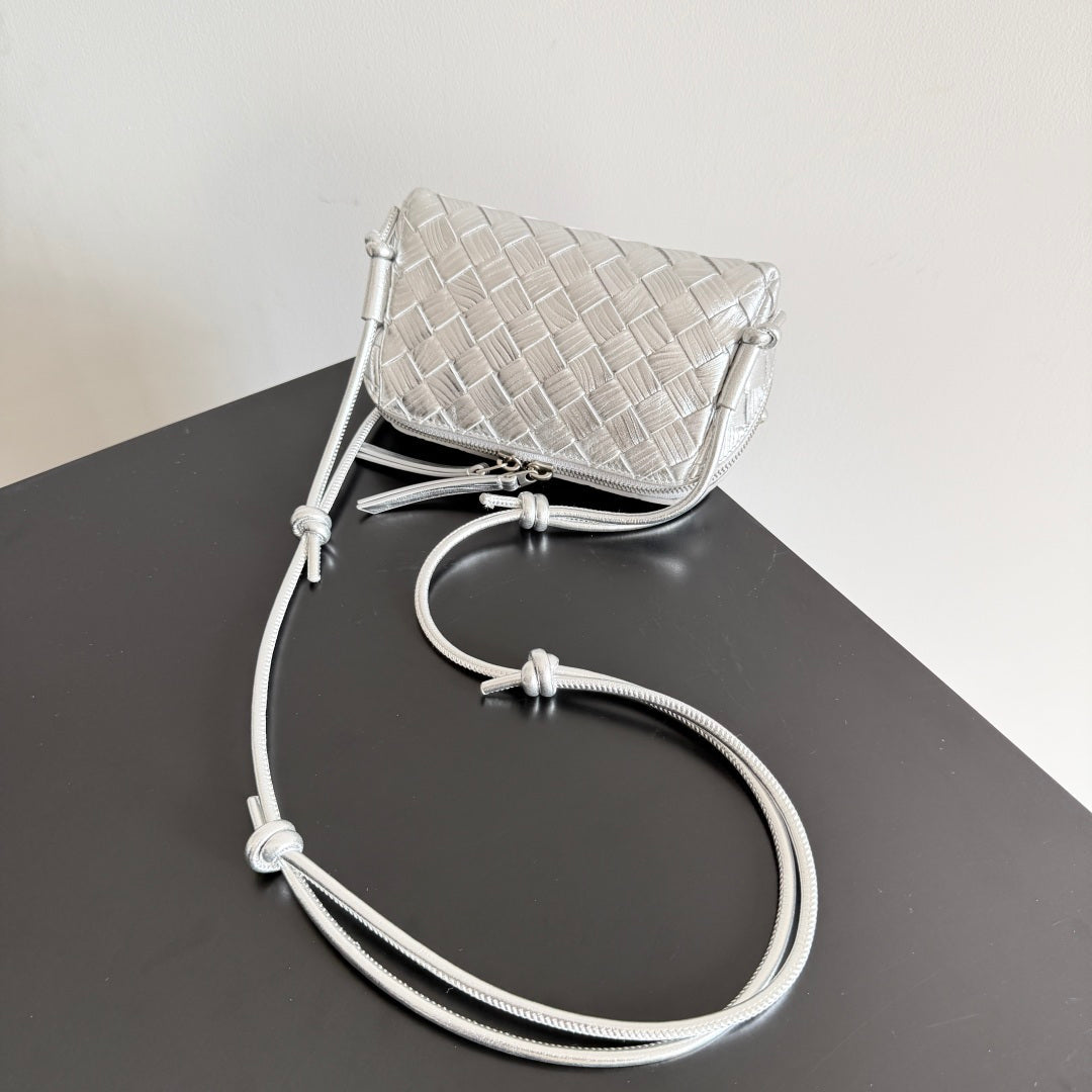 Bottega Veneta 2026 Concert Pouch Bag 18.5 Silver Intrecciato Leather 137078