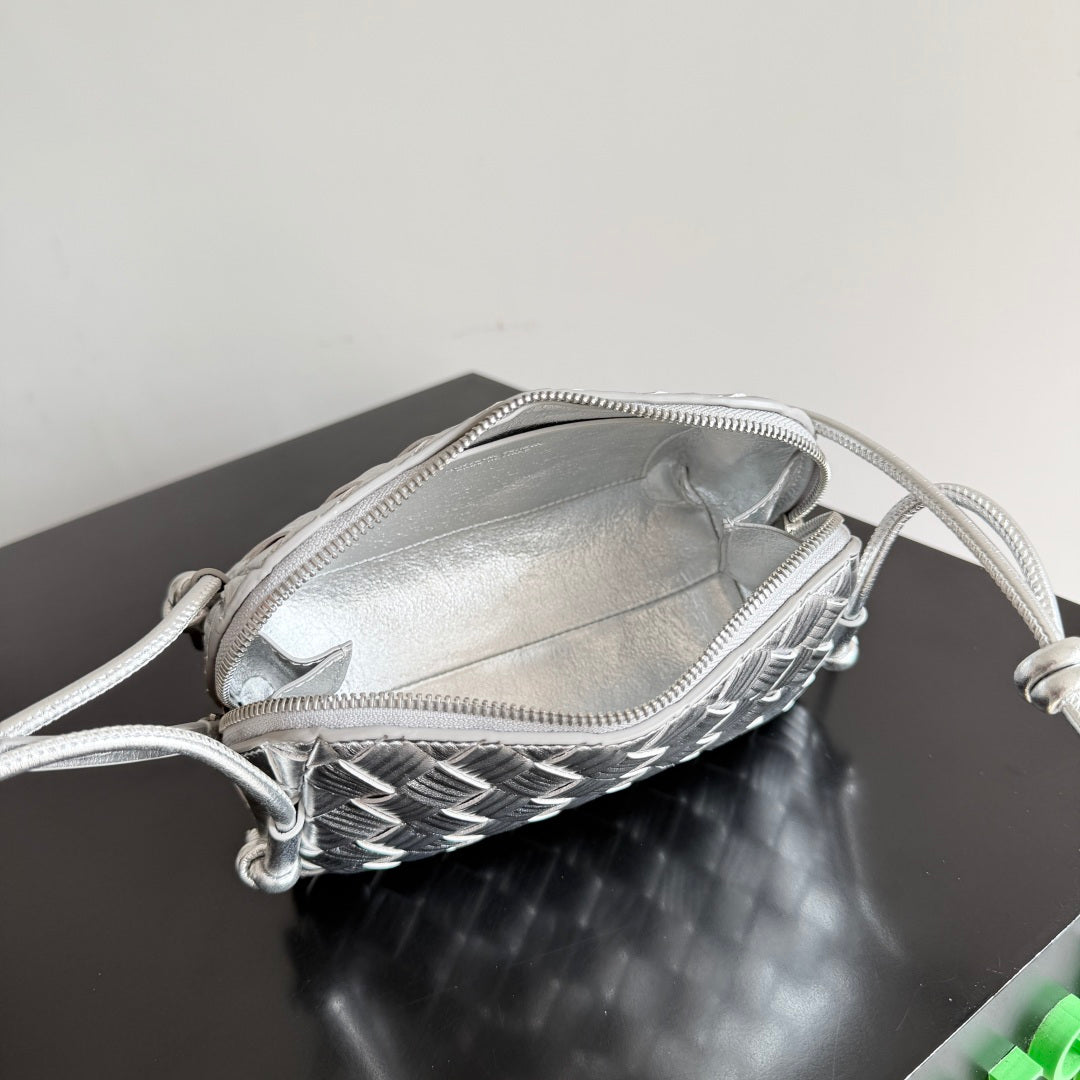 Bottega Veneta 2026 Concert Pouch Bag 18.5 Silver Intrecciato Leather 137078