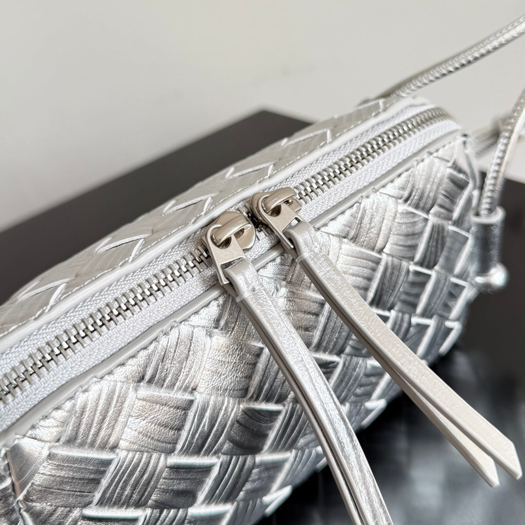 Bottega Veneta 2026 Concert Pouch Bag 18.5 Silver Intrecciato Leather 137078