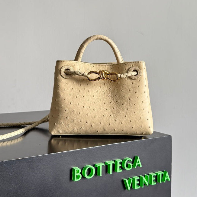 Bottega Veneta 2026 Andiamo Bag 20.5cm Light Butterscotch Ostrich Leather 137038