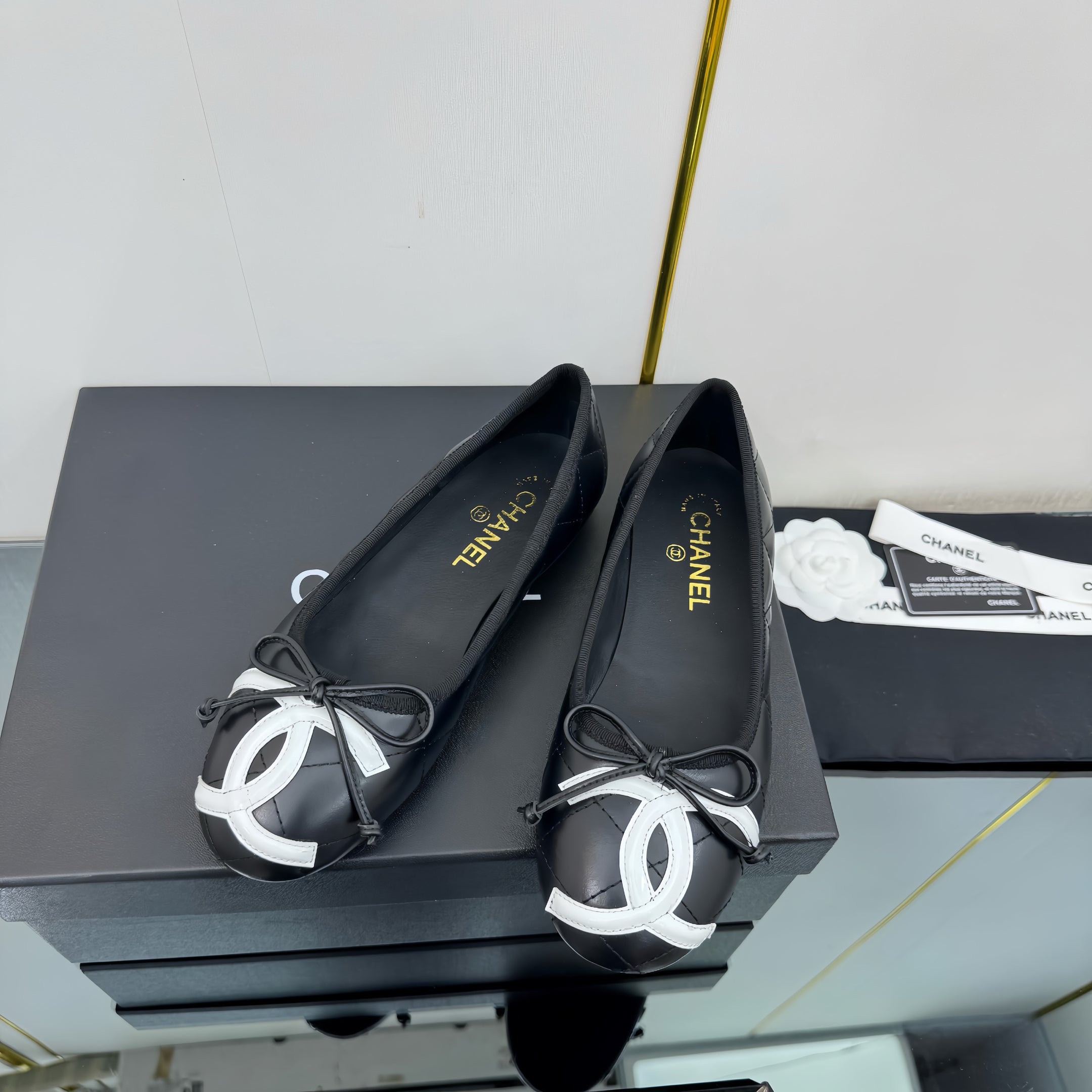 CC Loafers Black/White Sheepskin Mix Bow 297794