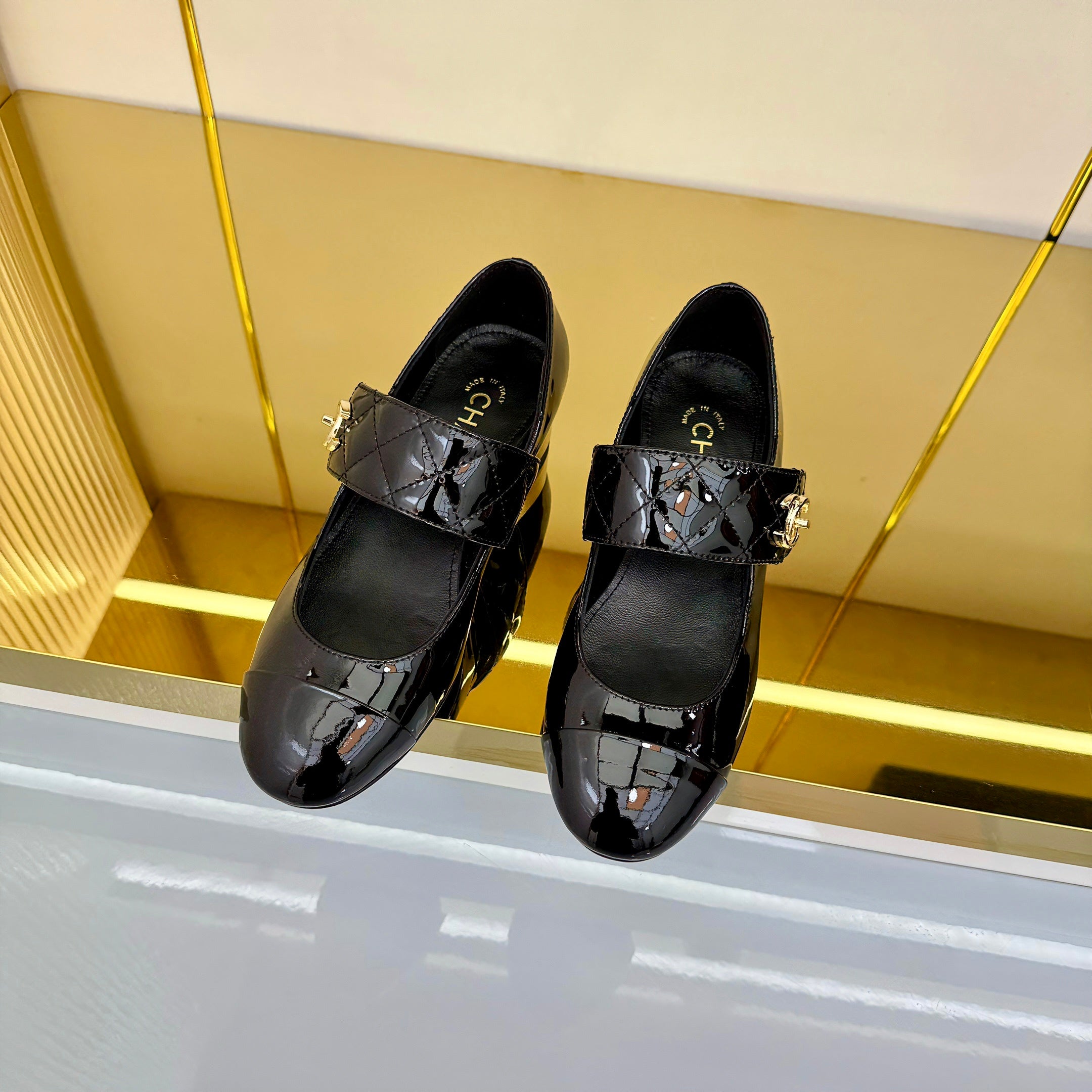 CC 2026 Mary Jane 35 Black Gold Black Patent Leather 667752