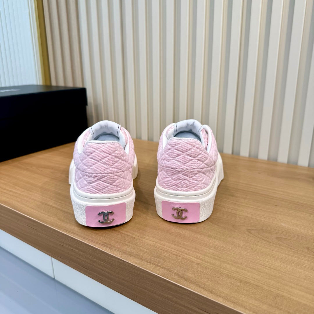 Chanel 2026 Low-Top Sneakers Fabric 986921