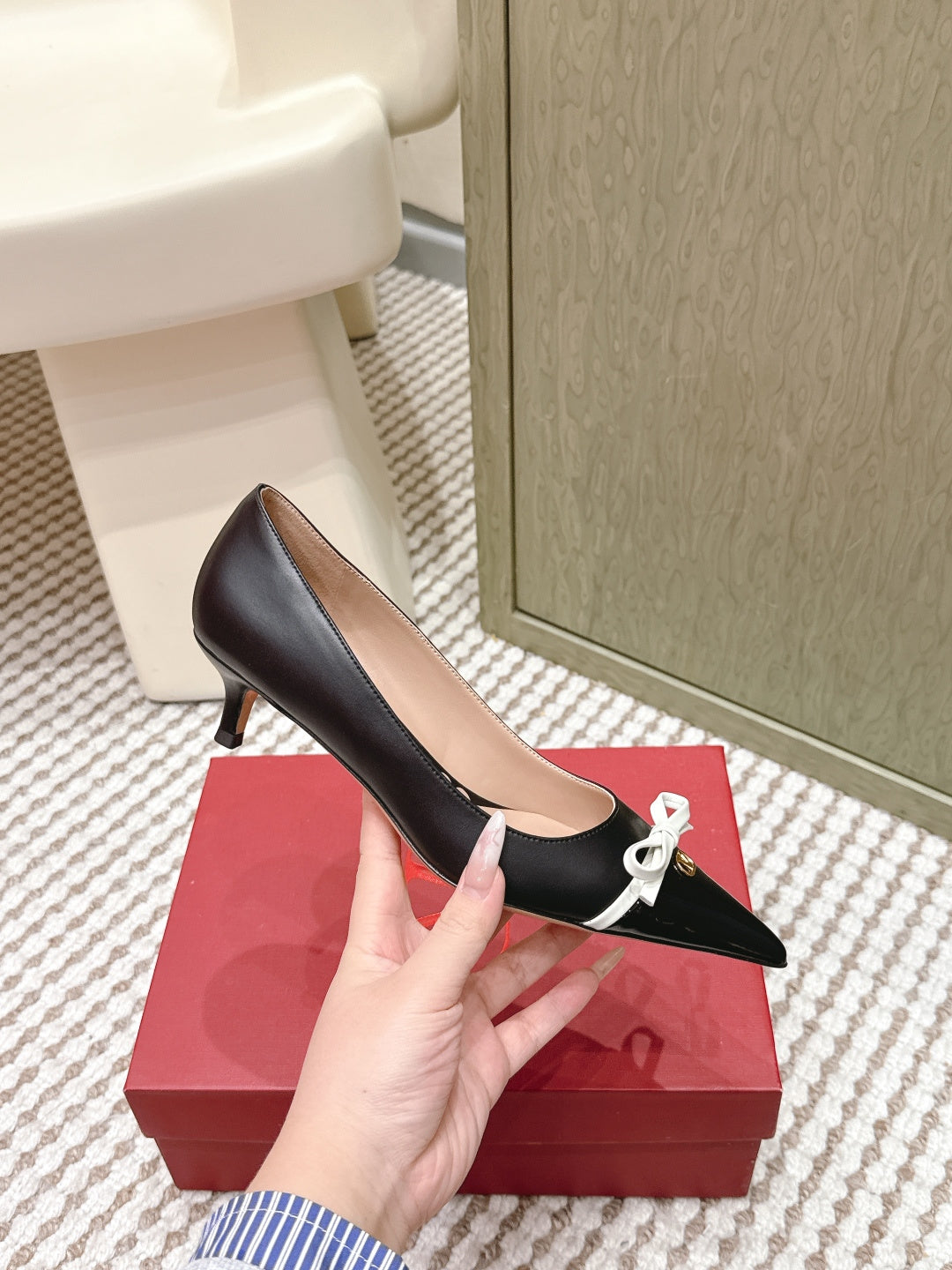 VT 26s Pump 45 White Genuine Leather 612251