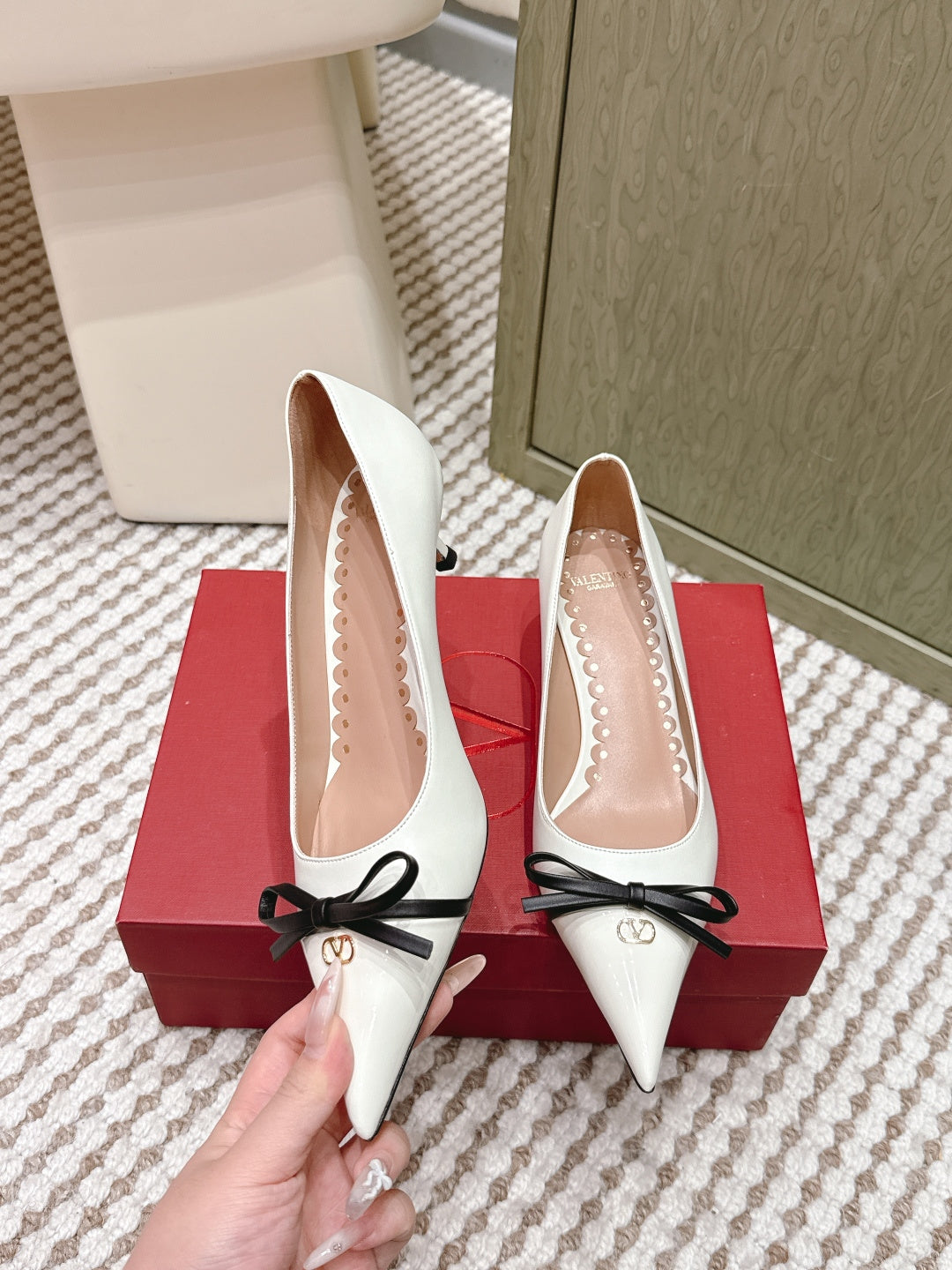 VT 26s Pump 45 White Genuine Leather 612253