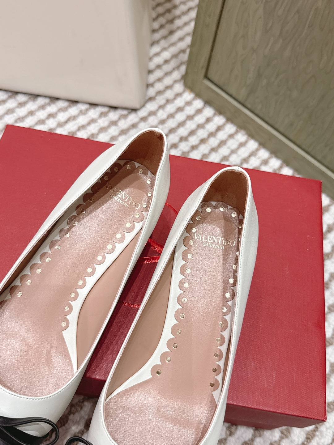 VT 26s Pump 45 White Genuine Leather 612253