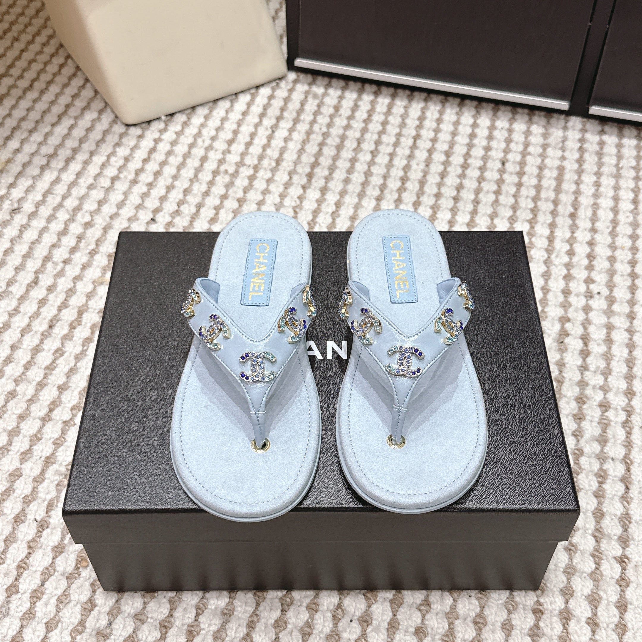 CC 26s Thong Sandals Baby Blue Suede Sheepskin Multicolor Charm 632359