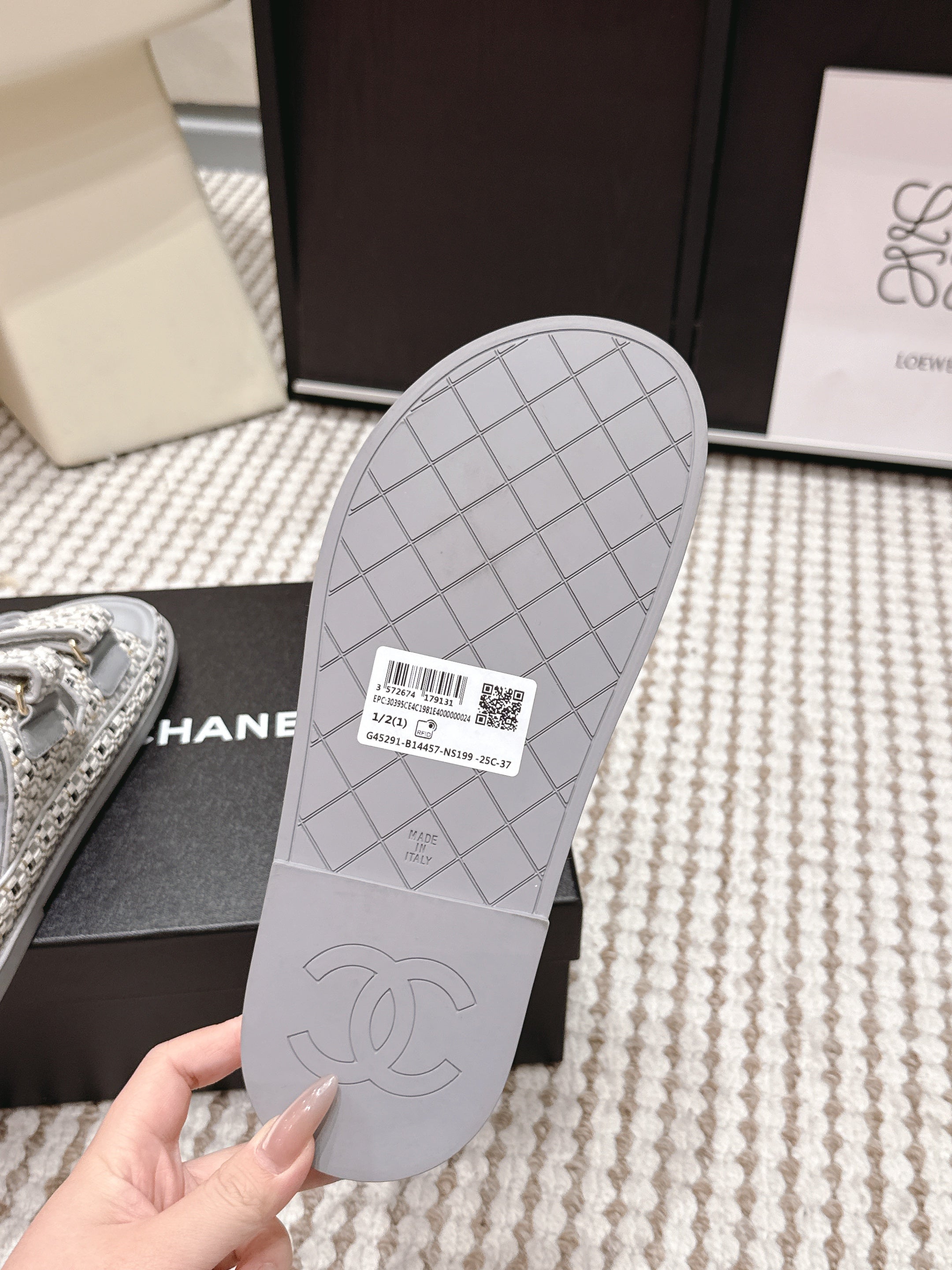 CC 26s Sandals Gray Beige Leather Raffia 632394