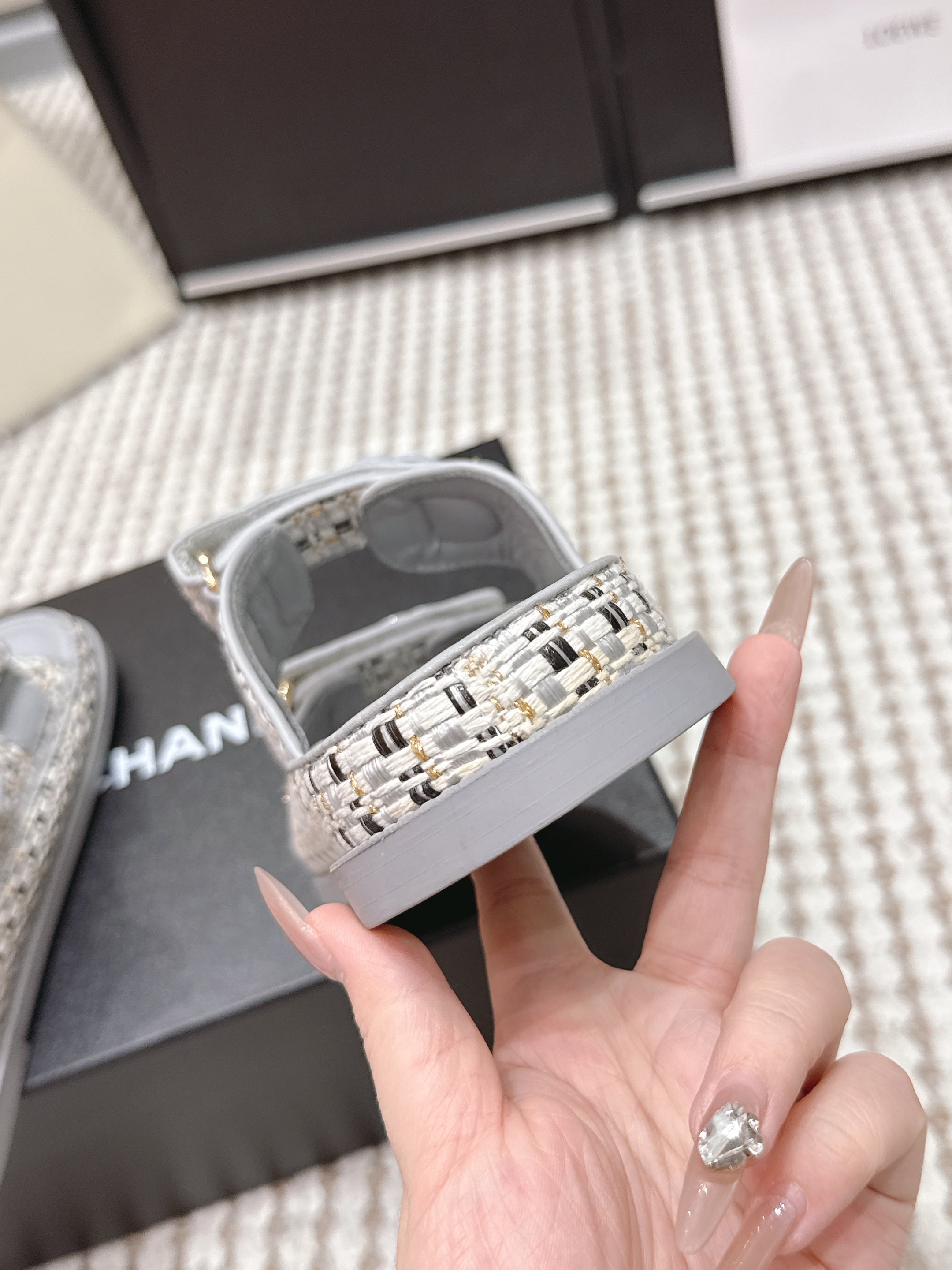 CC 26s Sandals Gray Beige Leather Raffia 632394