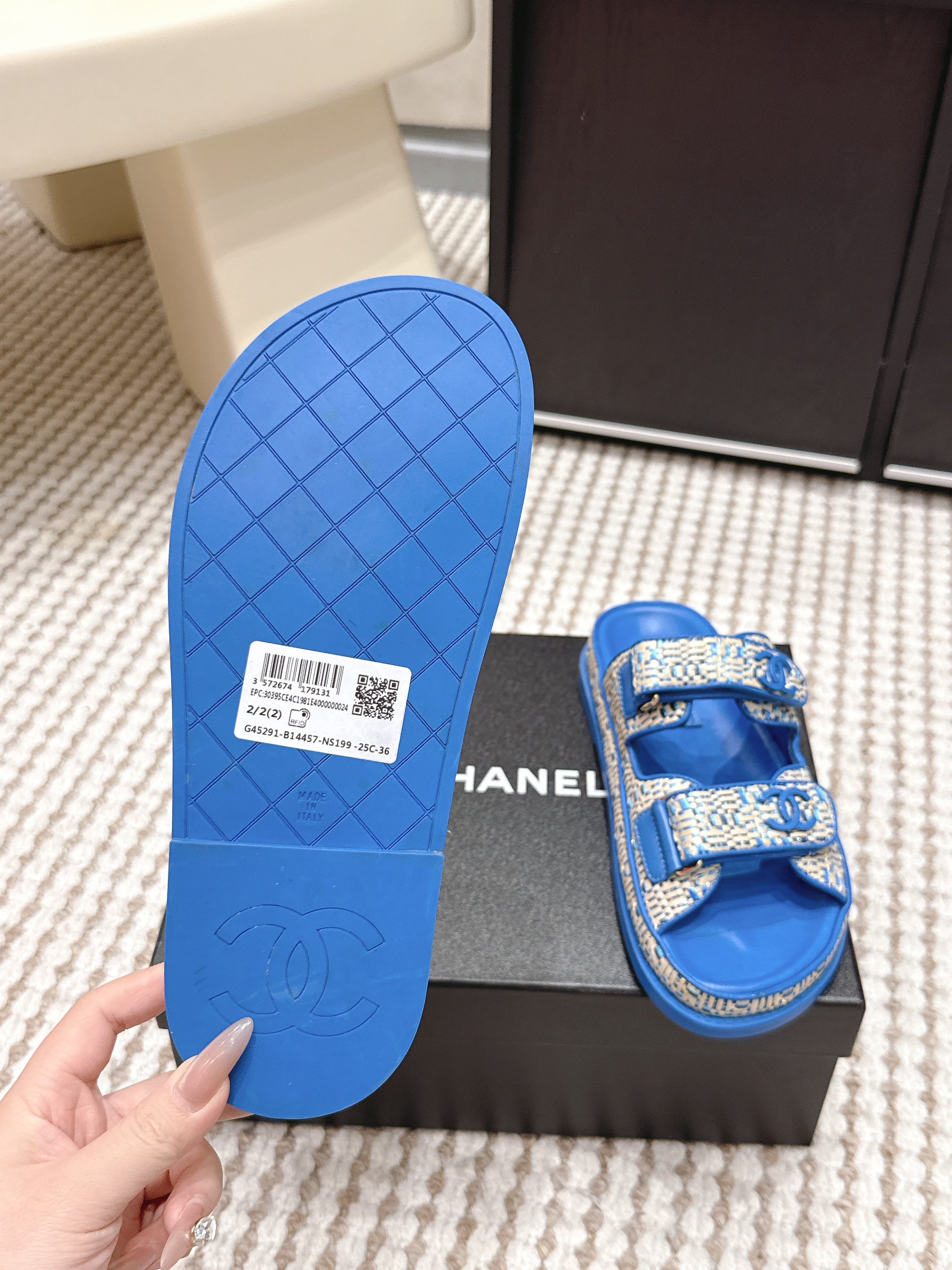 CC 26s Sandals Blue Beige Leather Raffia 632398