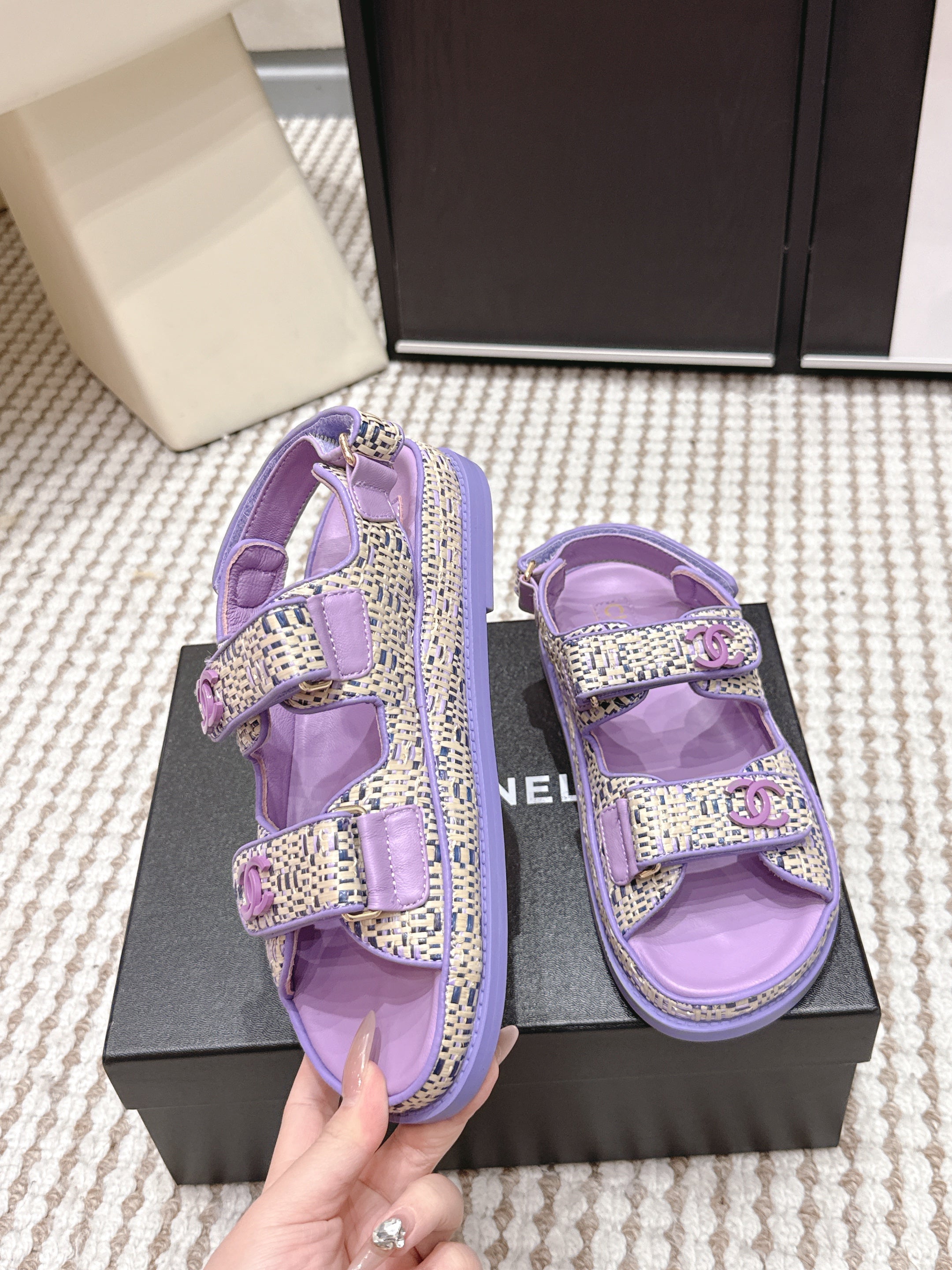 CC 26s Sandals Purple White Beige Leather 632404