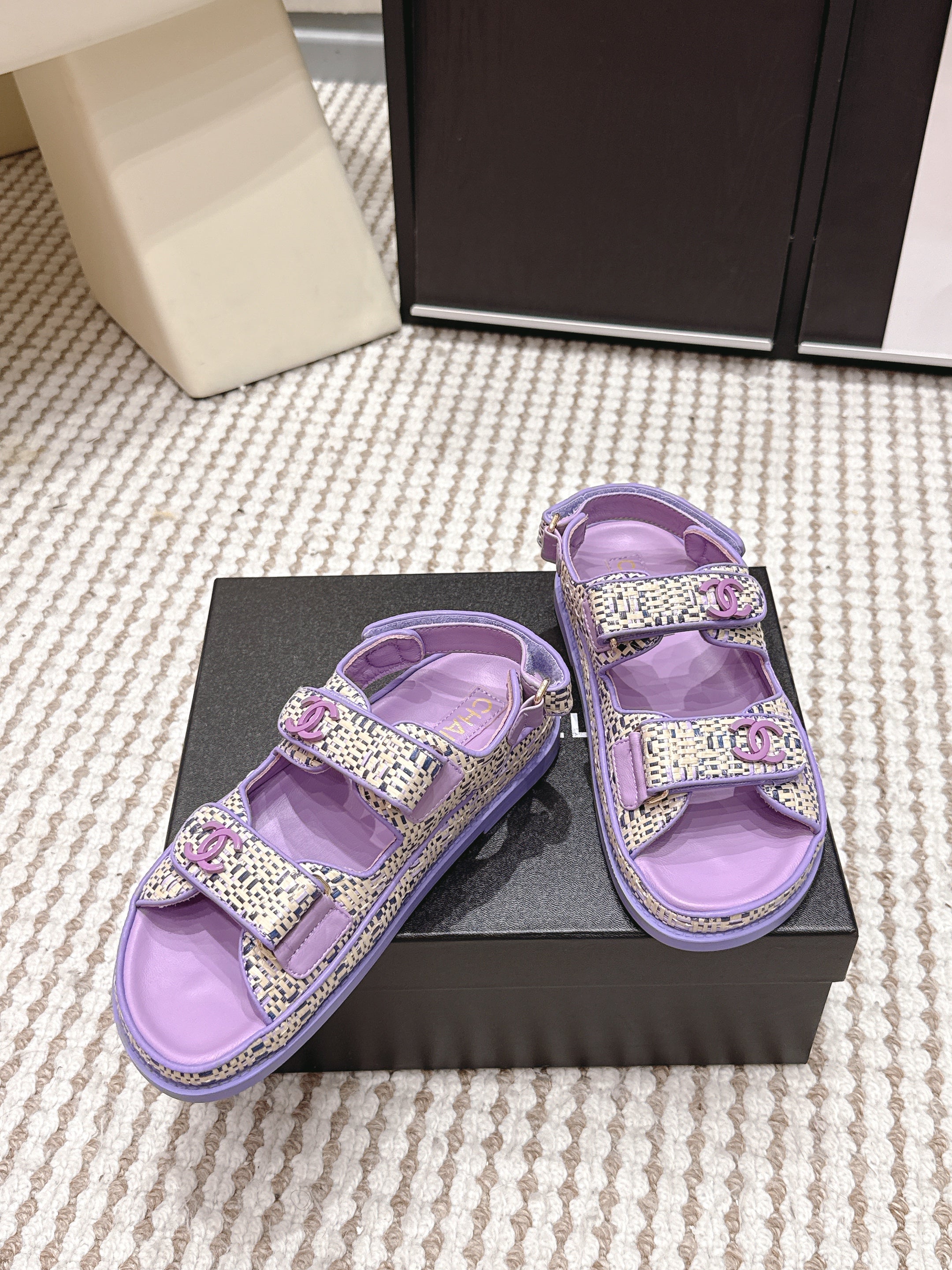 CC 26s Sandals Purple White Beige Leather 632404