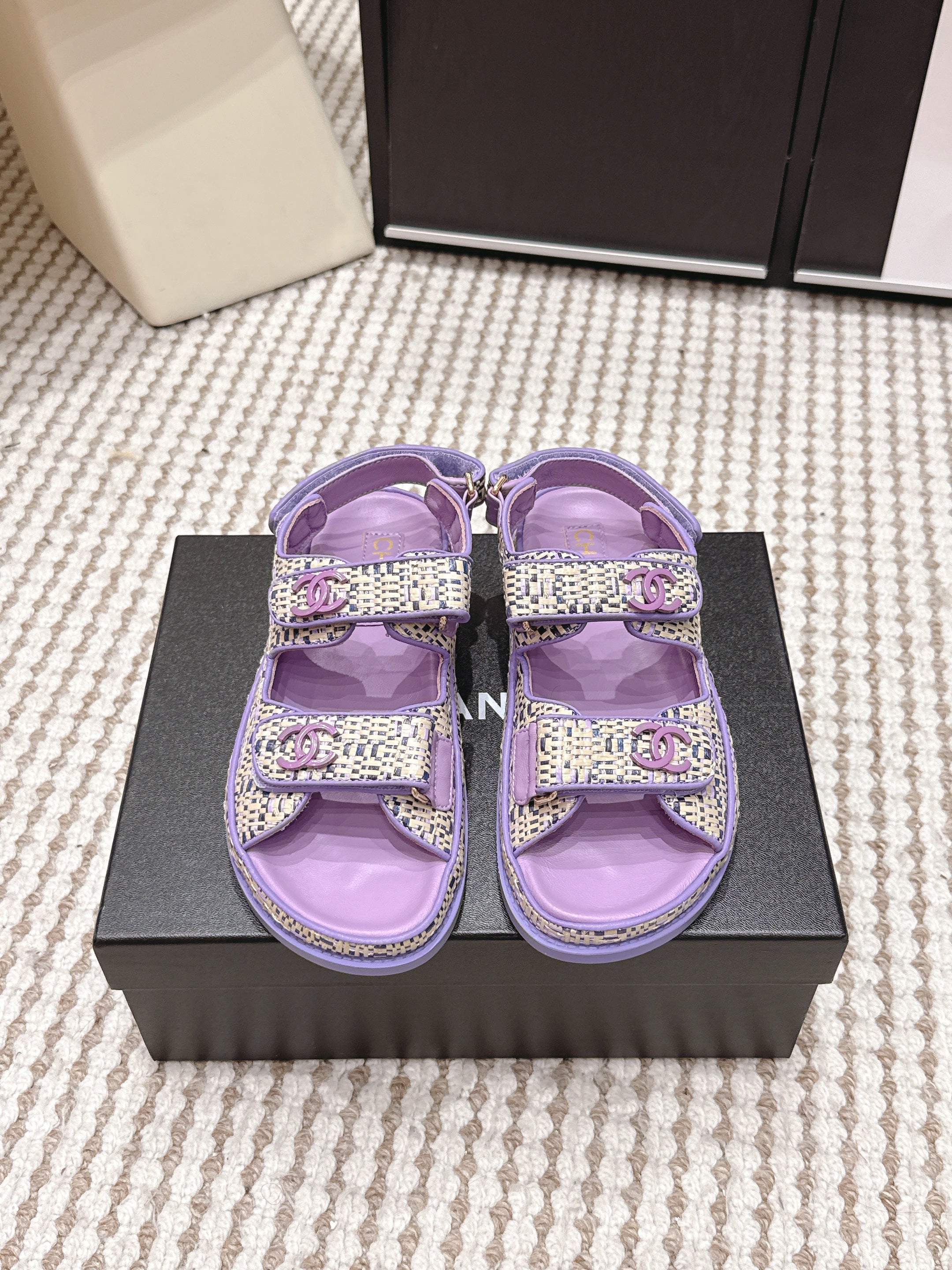 CC 26s Sandals Purple White Beige Leather 632404