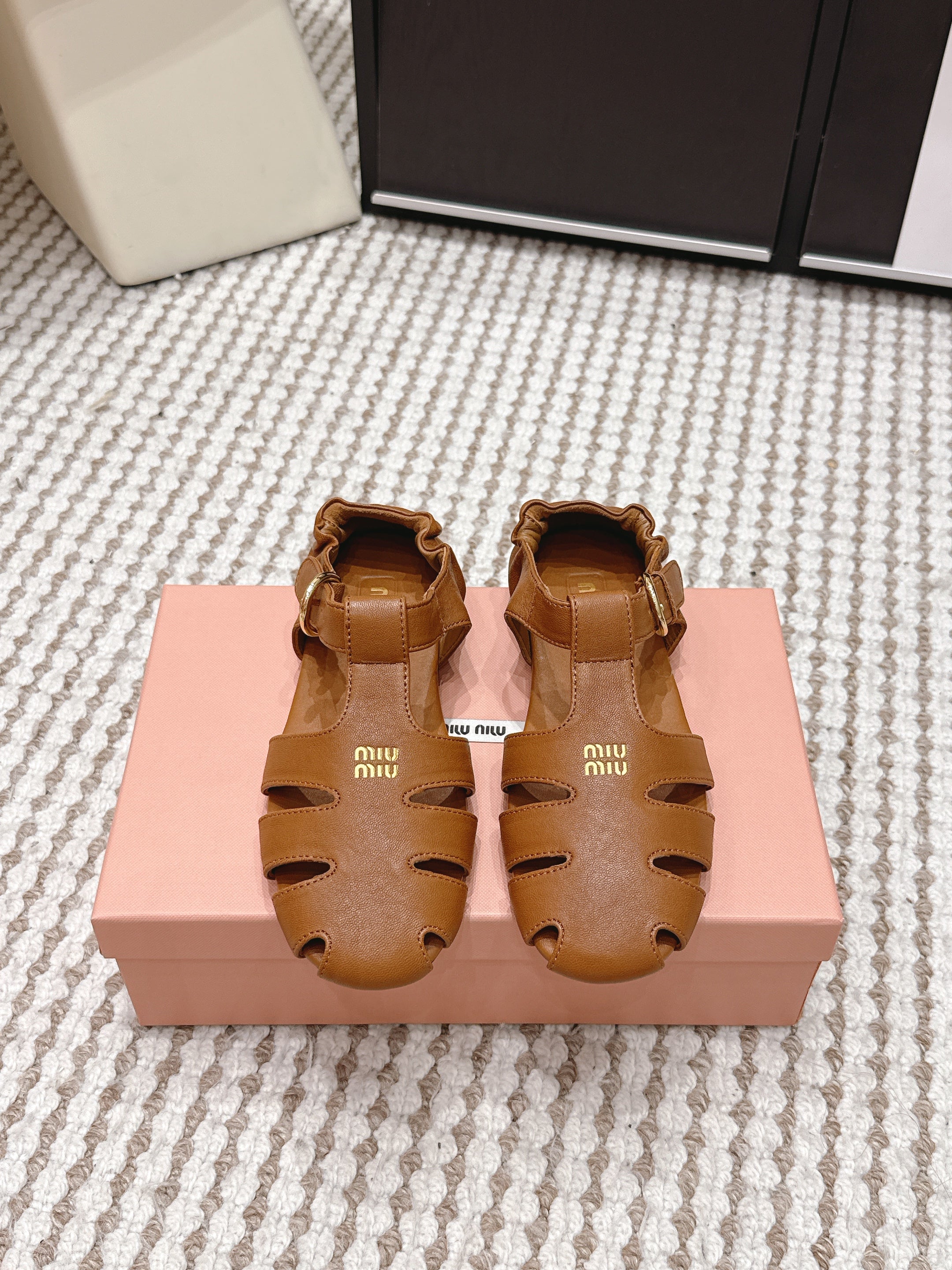 MIU 26 Roman Sandals Camel Brown Leather 632324
