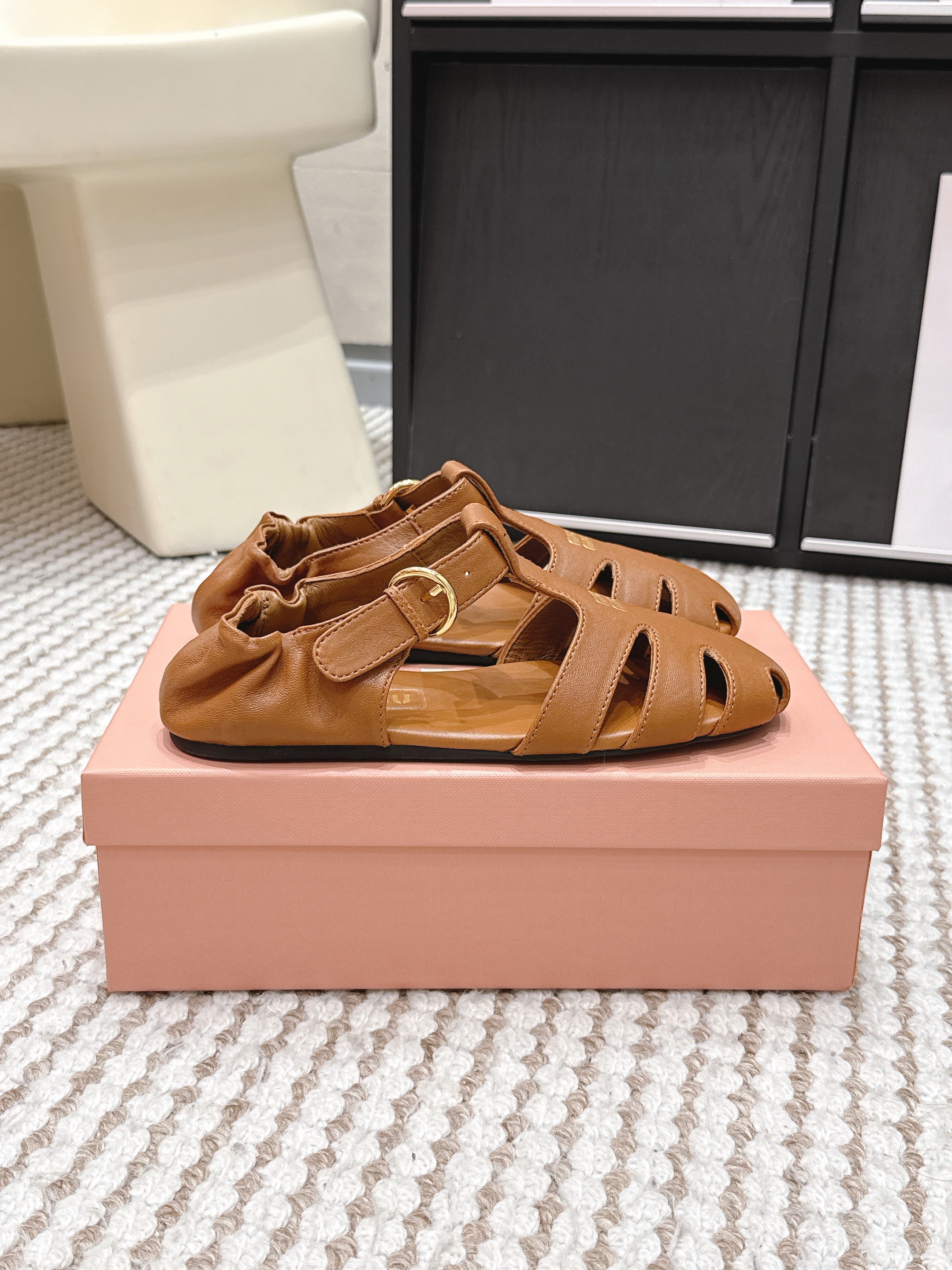 MIU 26 Roman Sandals Camel Brown Leather 632324