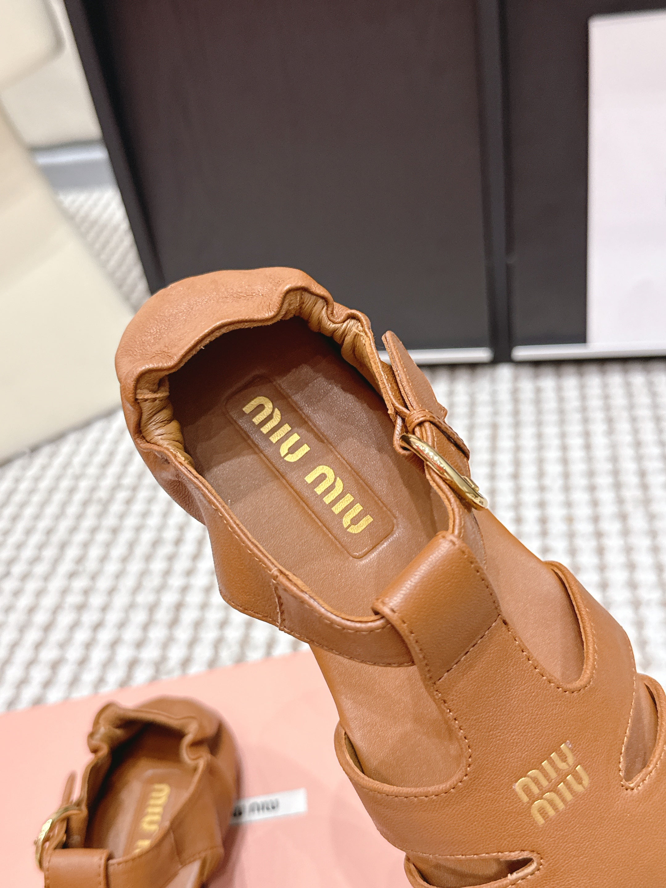 MIU 26 Roman Sandals Camel Brown Leather 632324