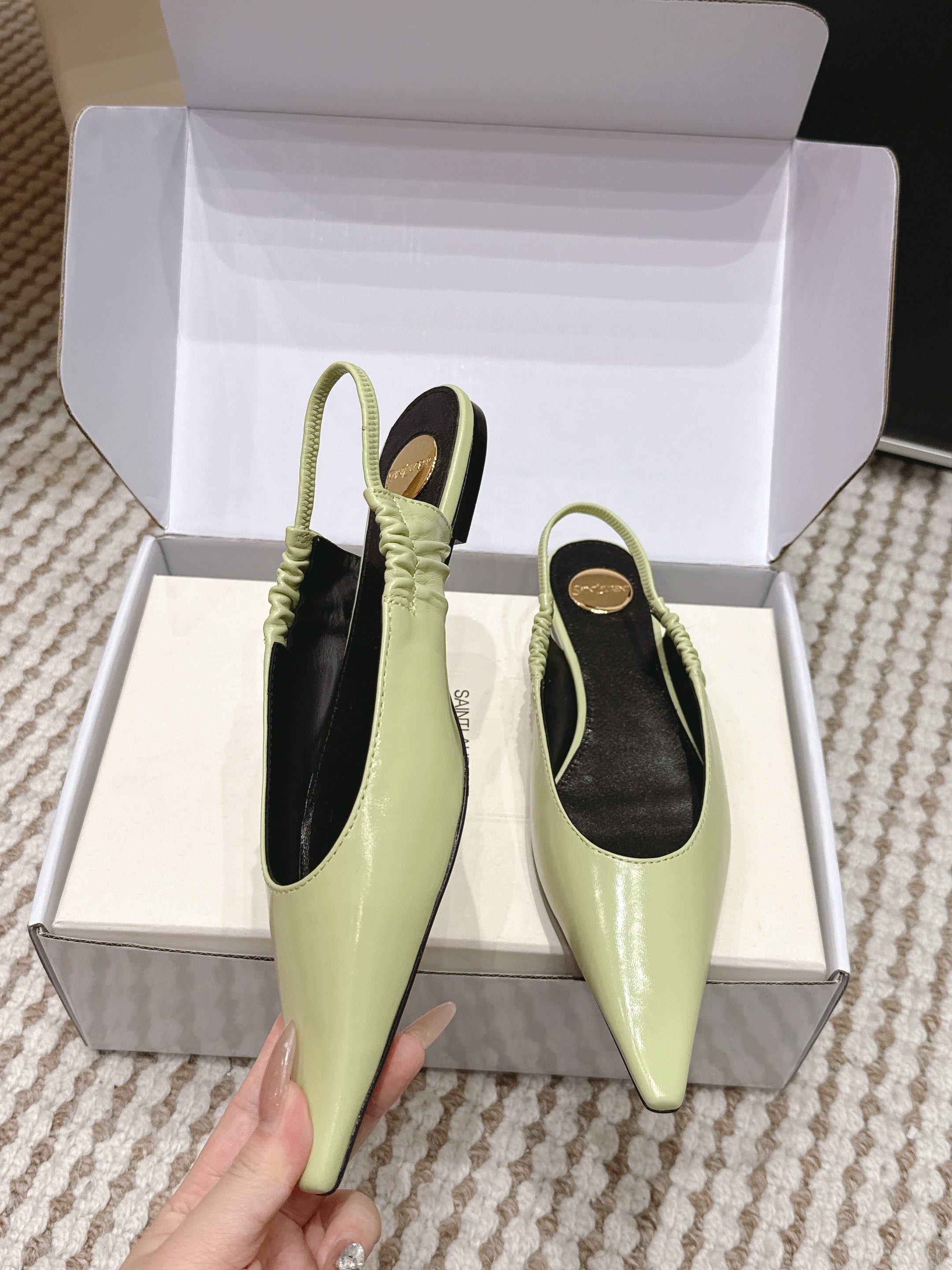 YSL 26ss Flat Slingback Light Green Glossy Leather 654709