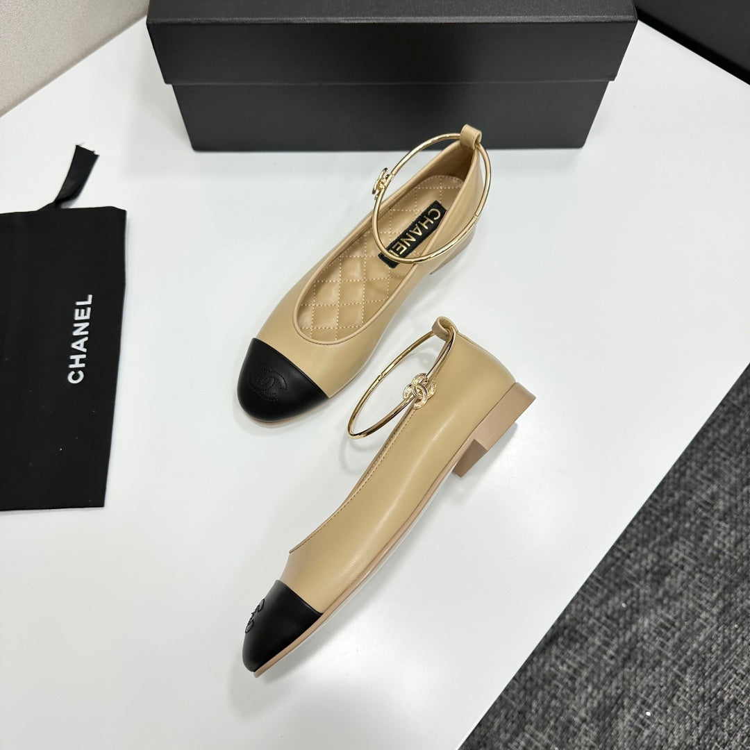 CC 26s Ballet Flats Beige Black Sheepskin 626303