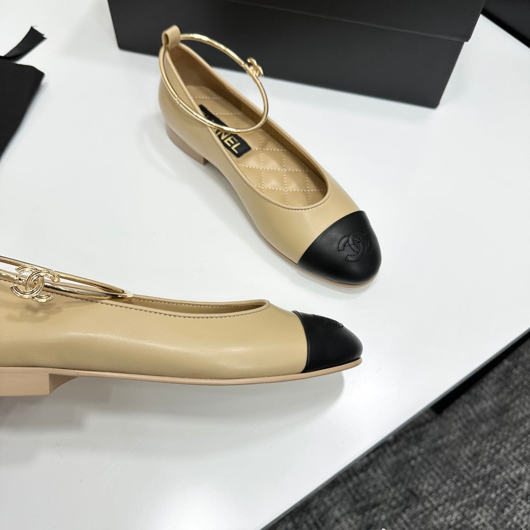 CC 26s Ballet Flats Beige Black Sheepskin 626303