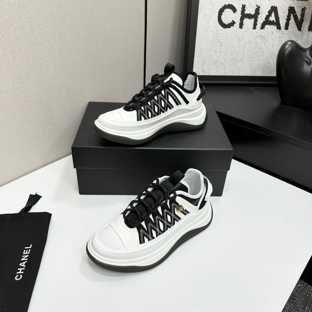 CC 26s Casual Sneakers White Black Fabric Cowhide 626370