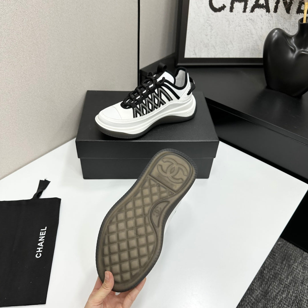 CC 26s Casual Sneakers White Black Fabric Cowhide 626370