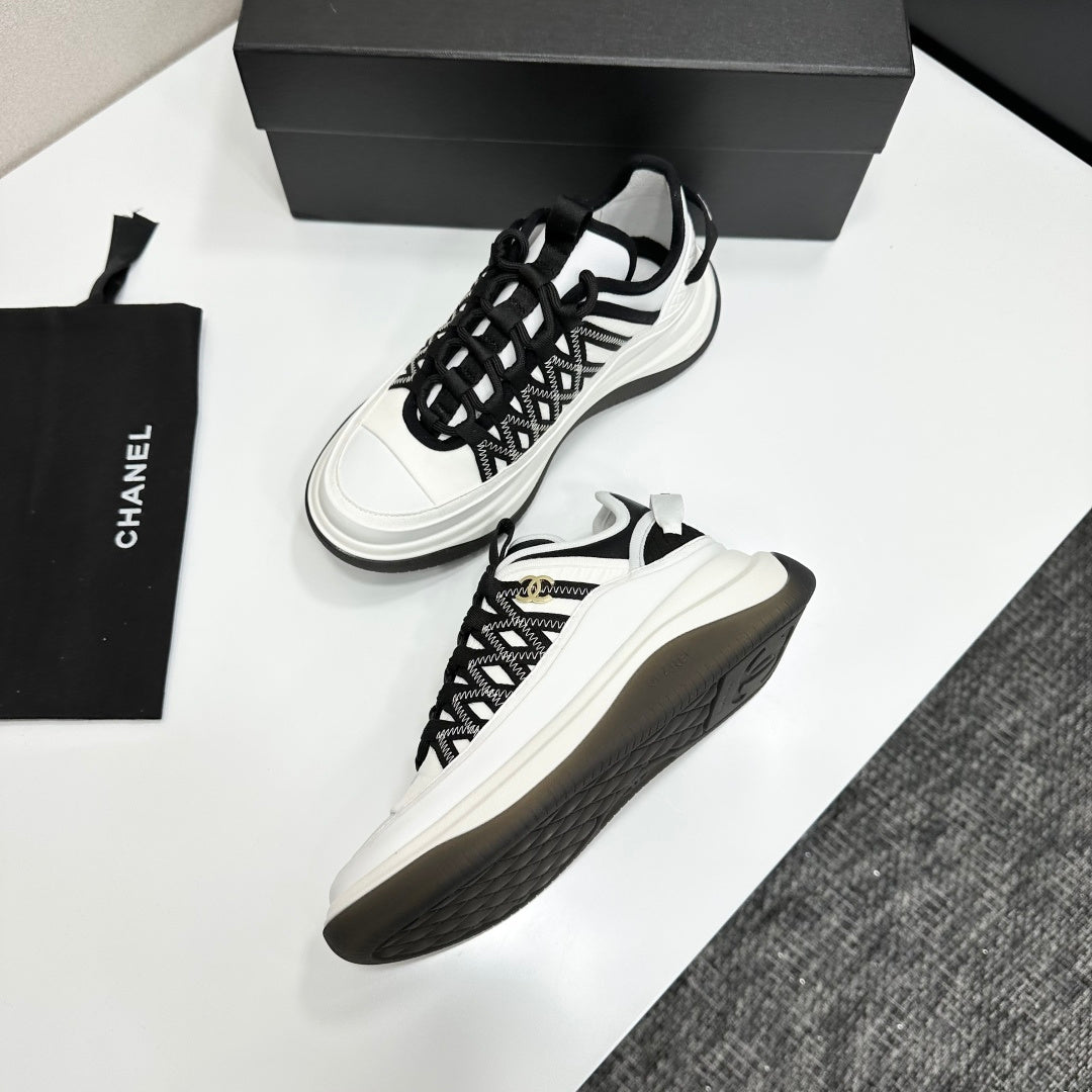 CC 26s Casual Sneakers White Black Fabric Cowhide 626370