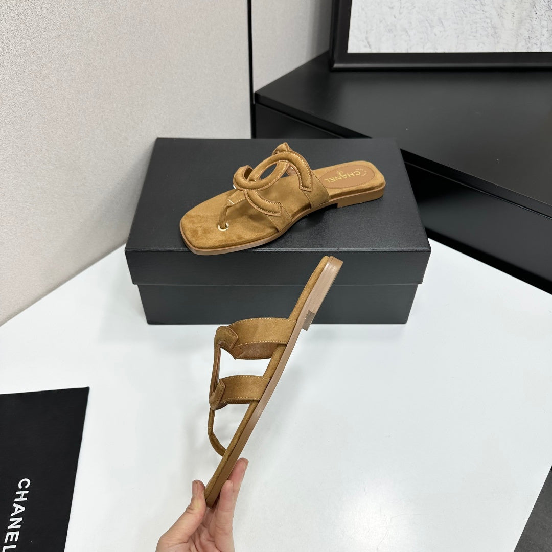 Chanel 2026 Flat Filp-Flops Leather Cowhide 822819