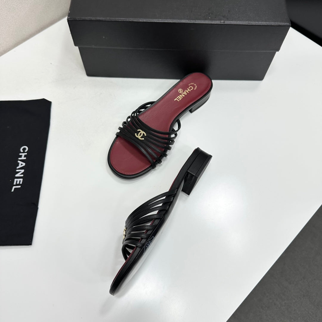 Channel 2026 Flat Slides Calfskin 894918
