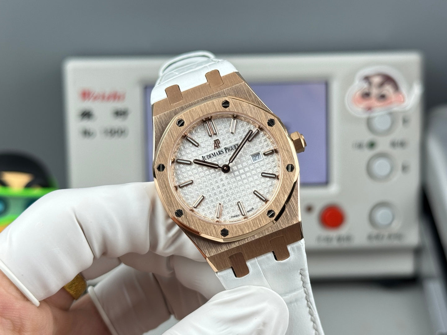 Audemars Piguet Royal Oak Lady 33mm Rose Gold White Leather