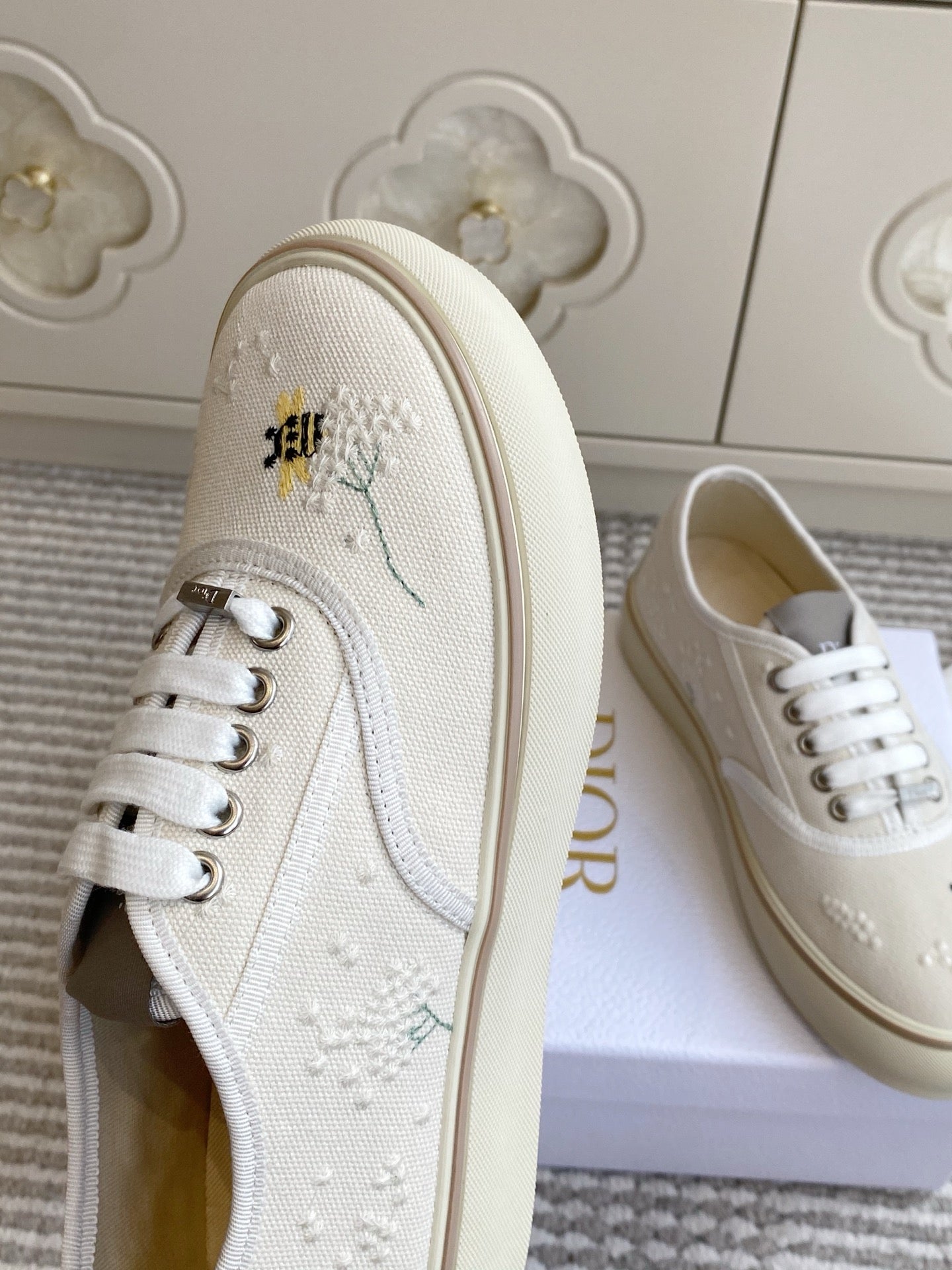 Dior 2026 Embroidered Sneakers Canvas 933295
