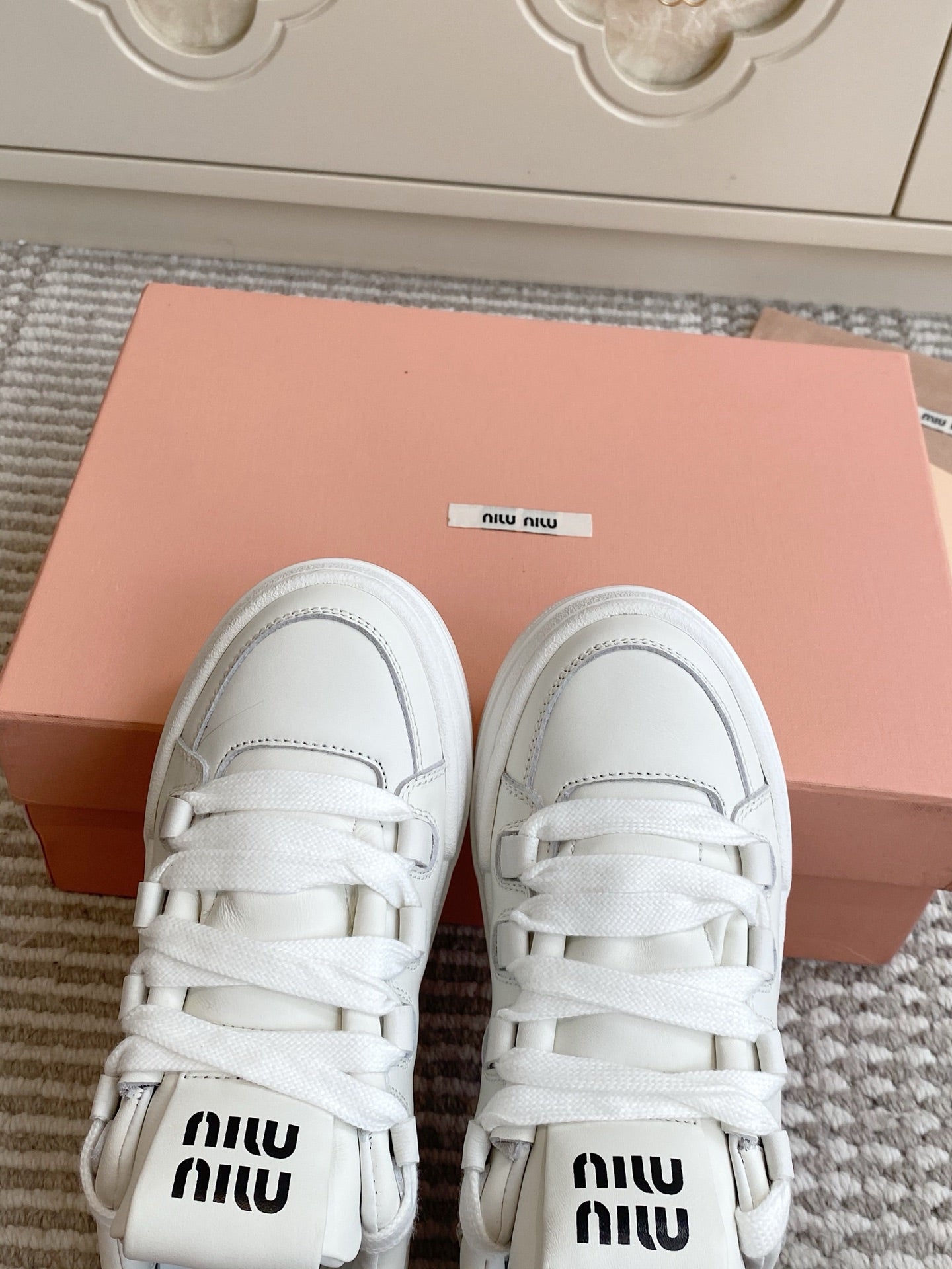 Miumiu 2026 Classic Platform Lace-up Sneakers White Sheepskin 955665